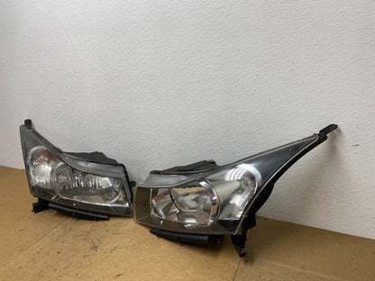 2011 to 2015 Chevrolet Cruze Halogen Left+Right Set Headlights AC3545 DW1