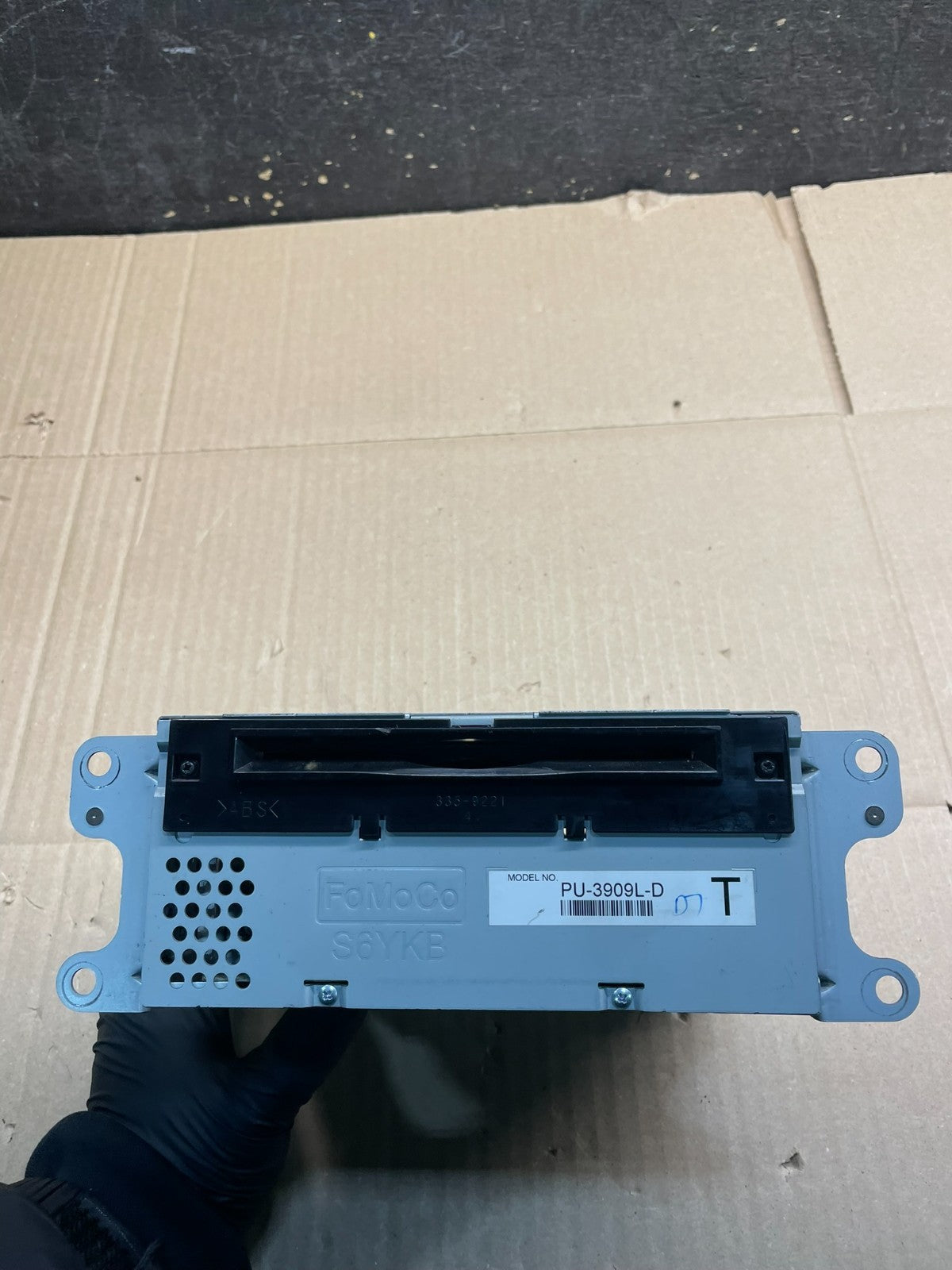 2014 to 2015 Ford Explorer Audio Equipment Radio Receiver AM FM CD X9890 DG0