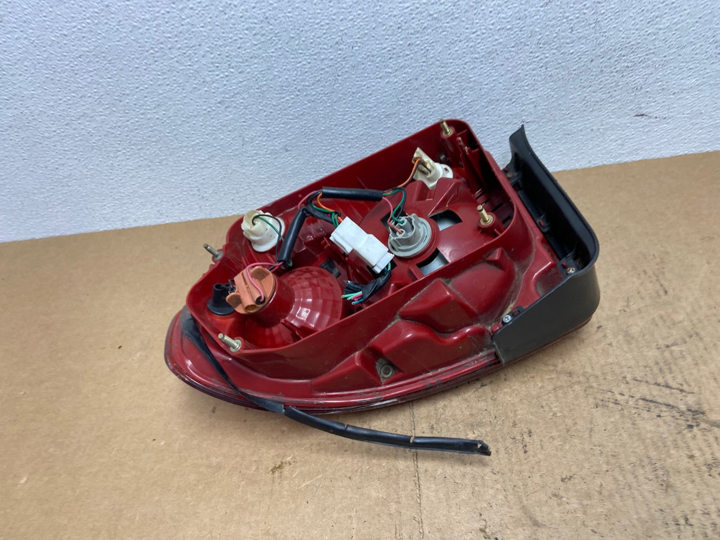 2002 to 2005 Hyundai Sonata Left Driver Lh Side Tail Light Oem AC3266 LK4