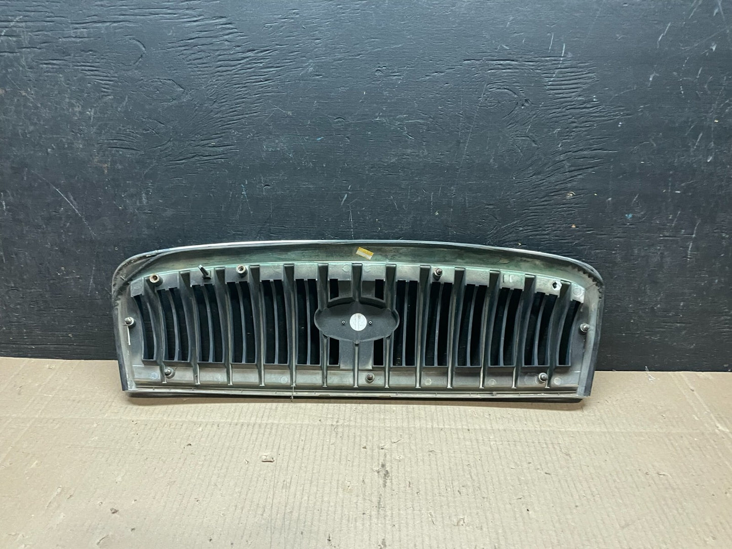 2001 to 2005 Hyundai Sonata Front Upper Grille Grill Bumper i7548 OEM DG6