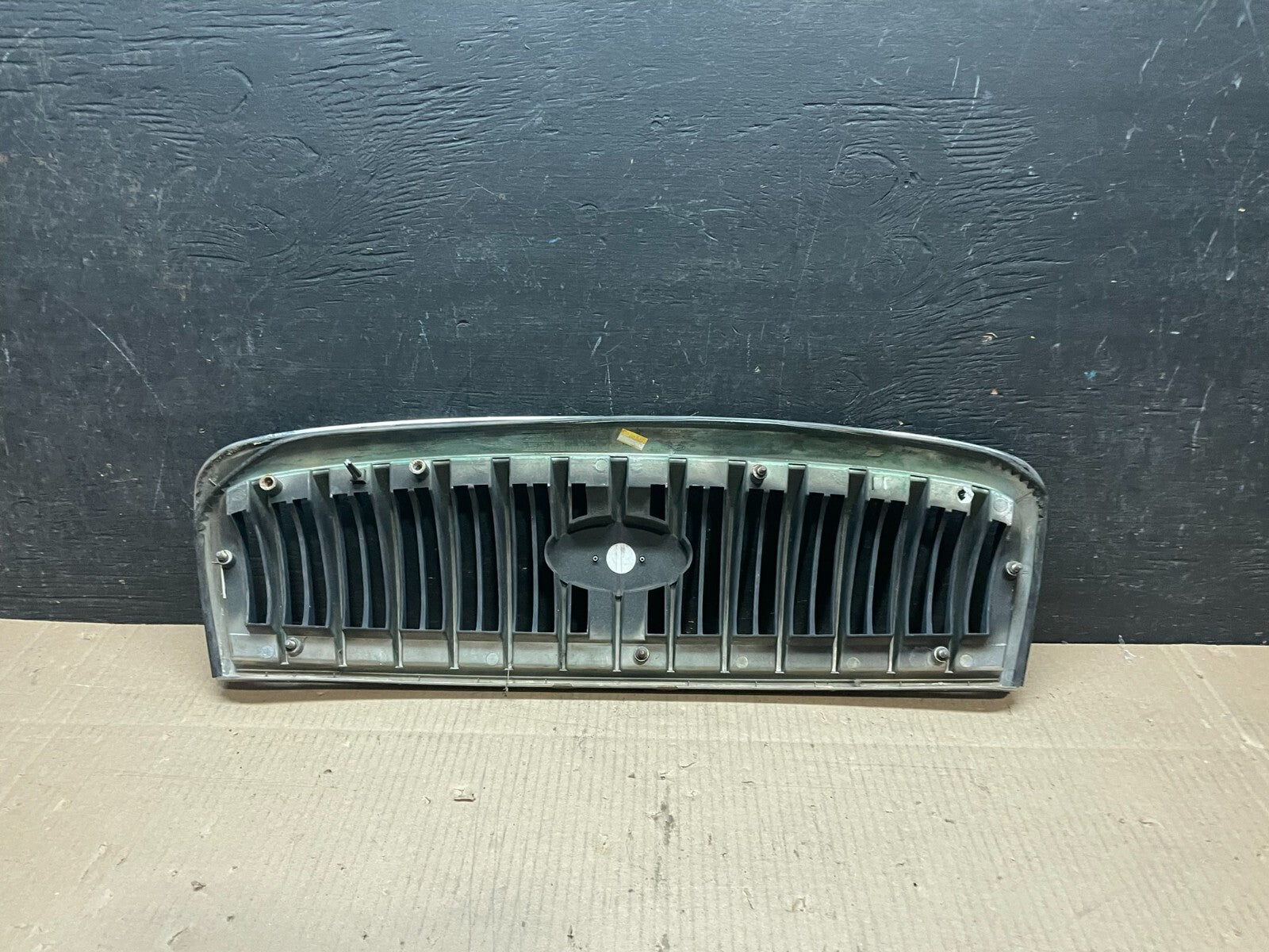 2001 to 2005 Hyundai Sonata Front Upper Grille Grill Bumper i7548 OEM DG6