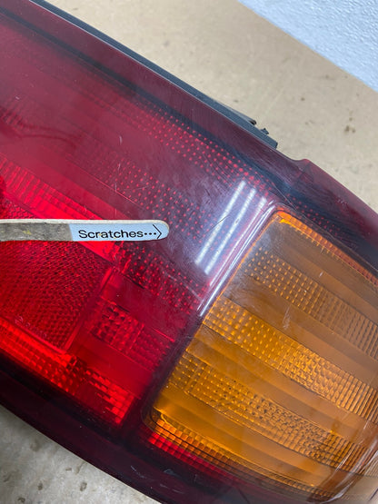 1995 - 1996 Toyota Camry Sedan Right Passenger Tail Light Lamp Oem AC1527 LK3