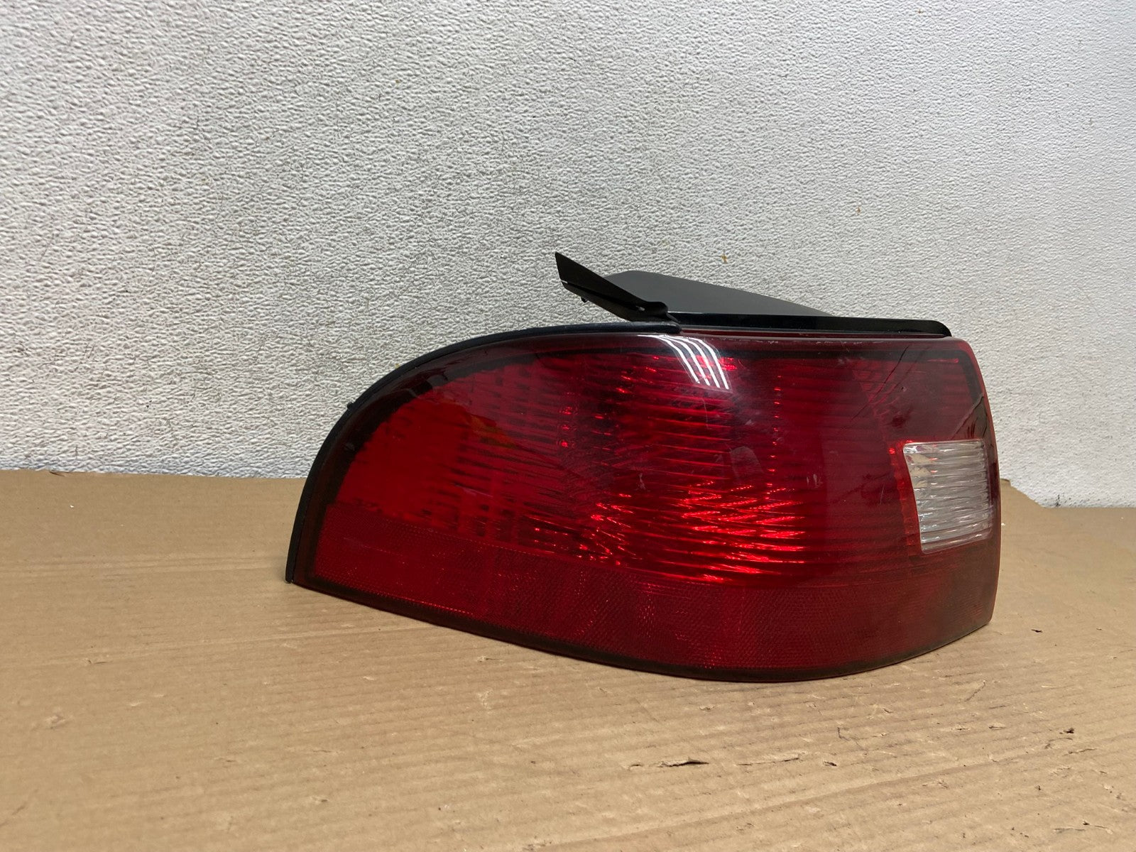 2000 - 2003 Mercury Sable Sedan Left Driver LH Side Tail Light AG8999 LK1
