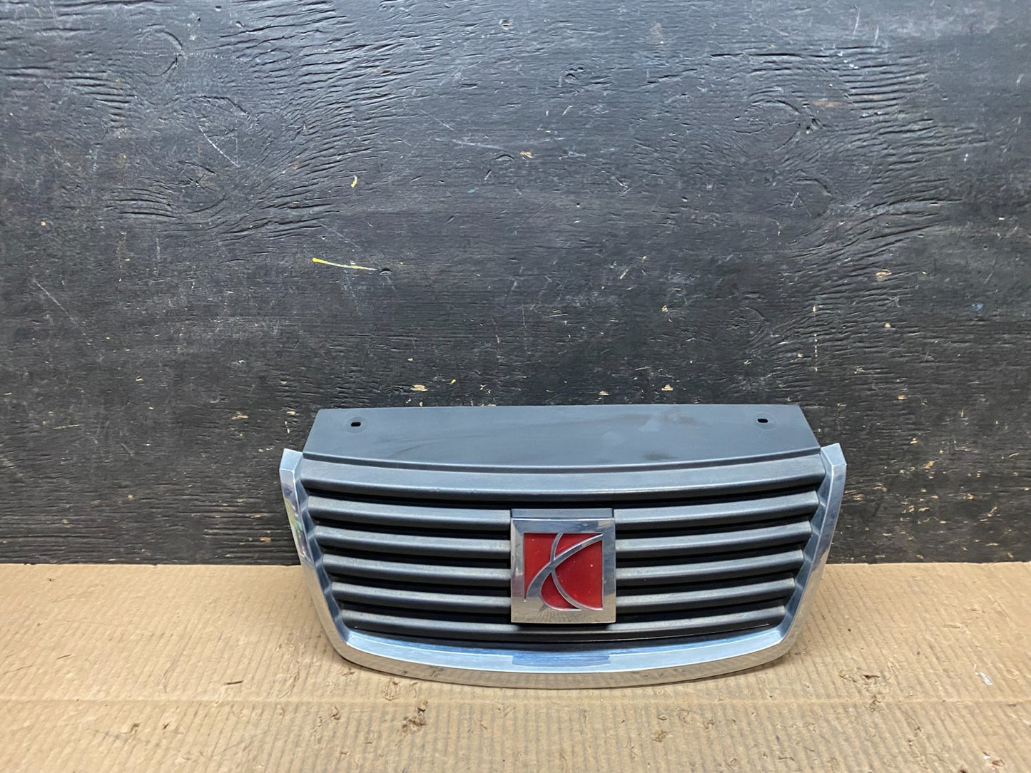 2004 2005 2006 Saturn Vue Front Upper Grille Grill T9501 DG0