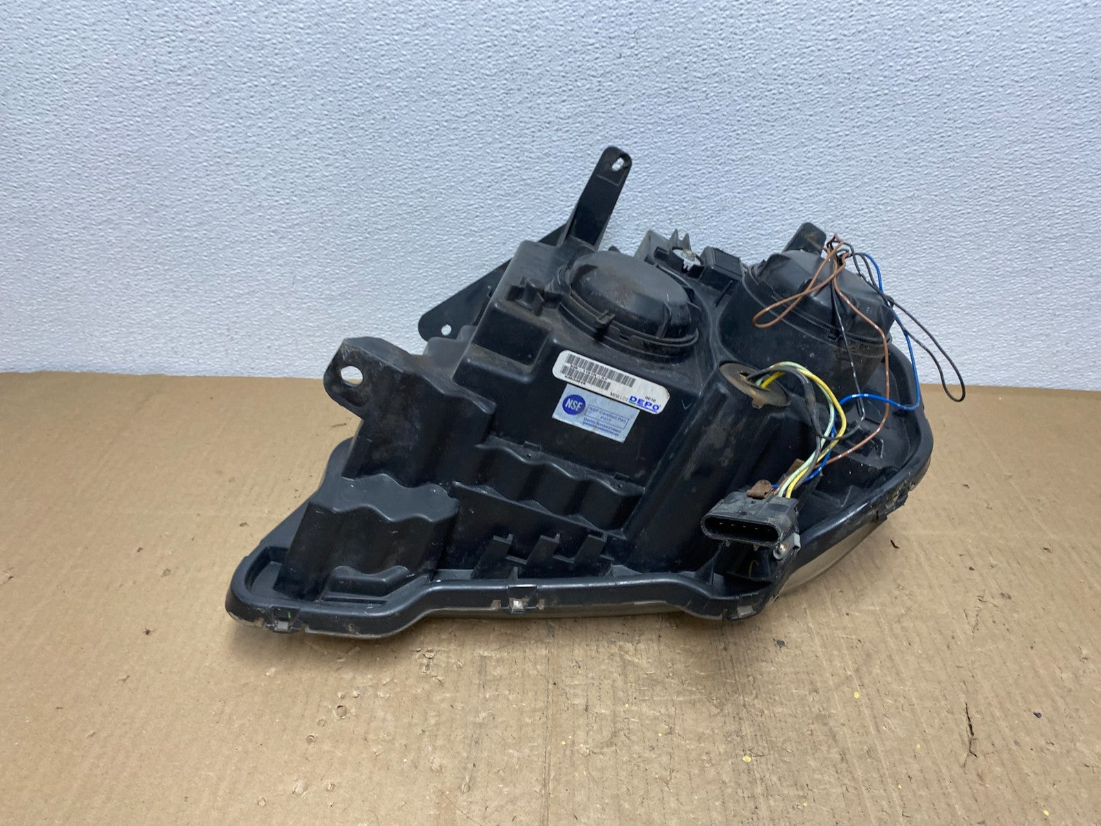 2010 - 2015 GMC Terrain Halogen Passenger Right Rh Side Headlight DEPO AB8523 DW8