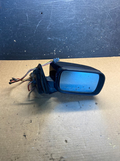 2001 to 2006 BMW 325i Right Passenger Side View Door Mirror OEM Z9112 DG9