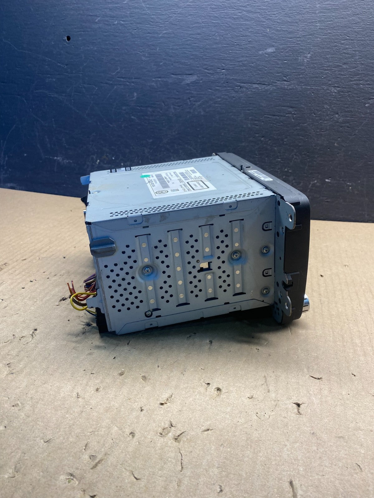 2009 to 2012 Volkswagen CC Radio CD Player Screen AM/FM AC8934 DG2