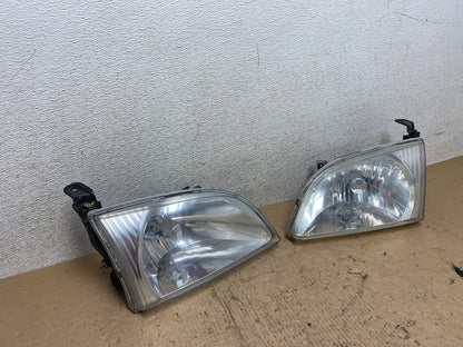 2001 2002 2003 Toyota Sienna Left+Right Side Headlights Halogen Q2902 DW2