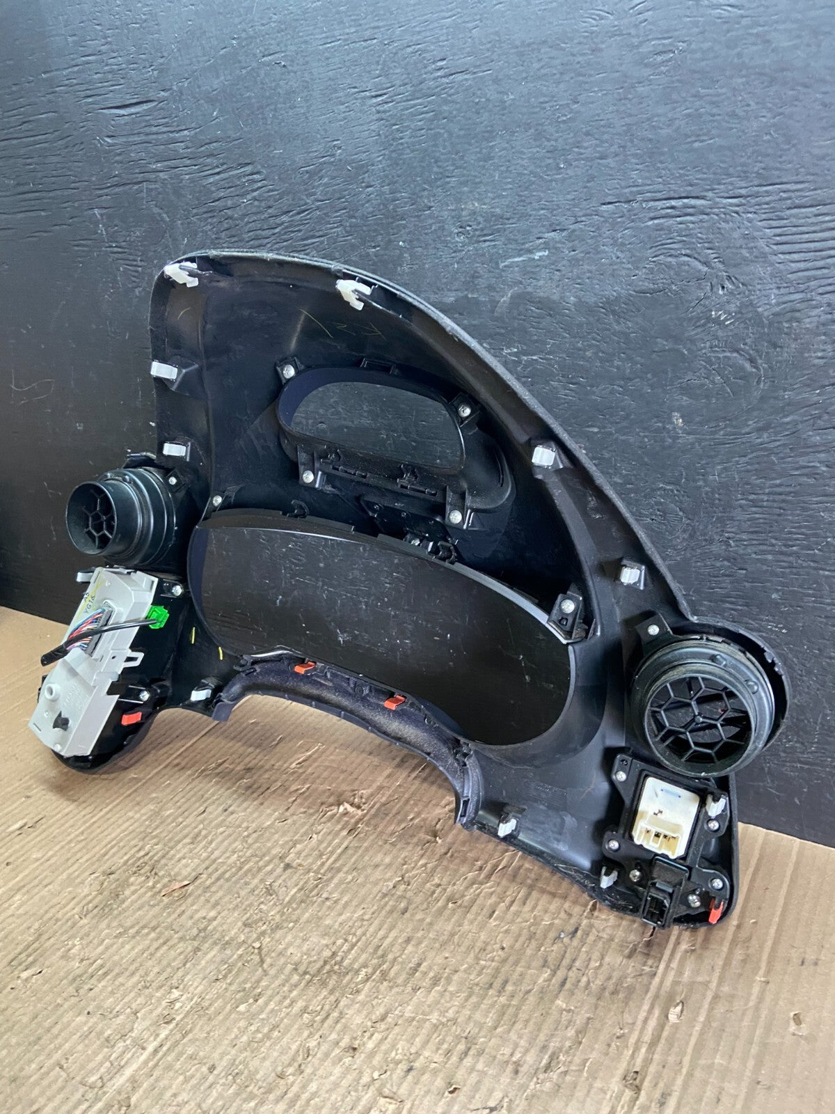 2010-2014 Honda Insight Speedometer Instrument Cluster Dash Trim Oem D2884 DG15