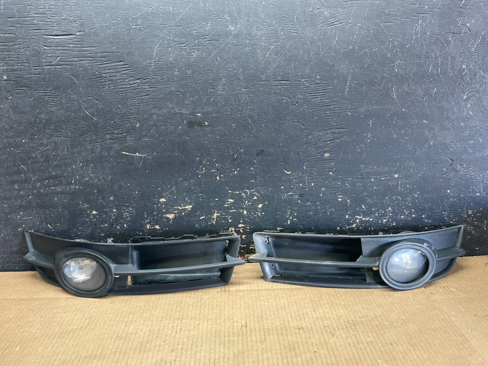 2004 to 2008 Audi B7 A4 Sedan Front Left+Right Set Fog Lights Grill Cover AA91810