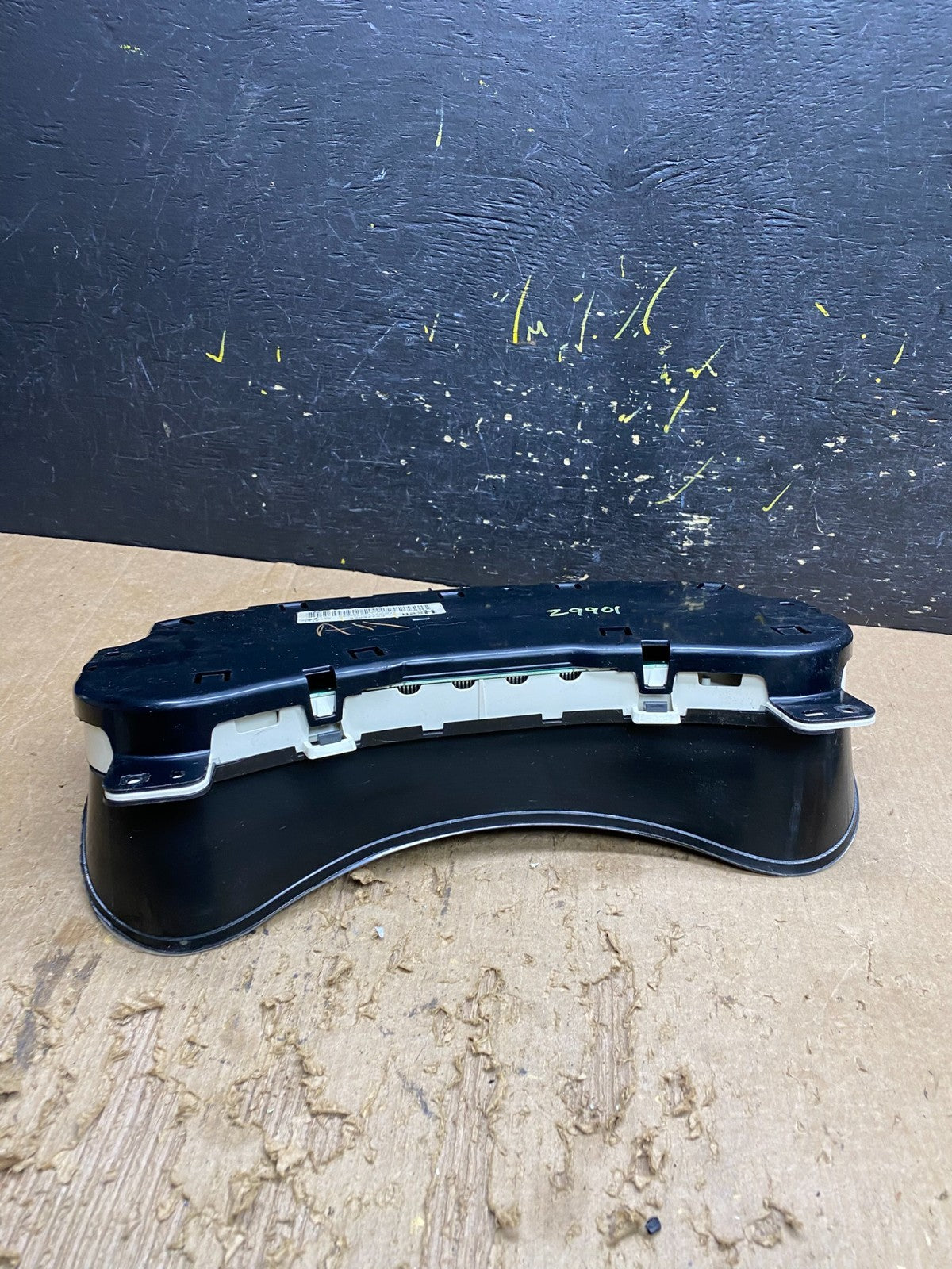 2009 Saab 9-7X  Gauge Speedometer Cluster z9901  DG5