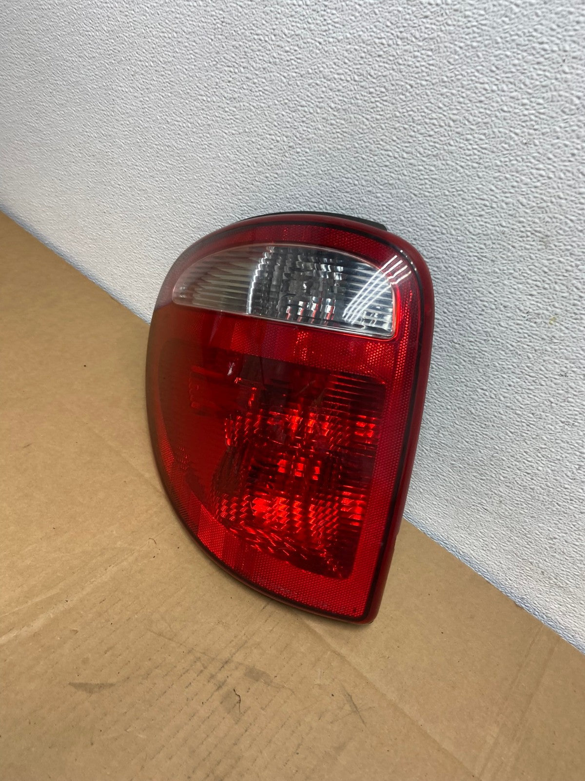 2001 to 2003 Dodge Grand Caravan Left Driver Lh Tail Light AC7480 LK1