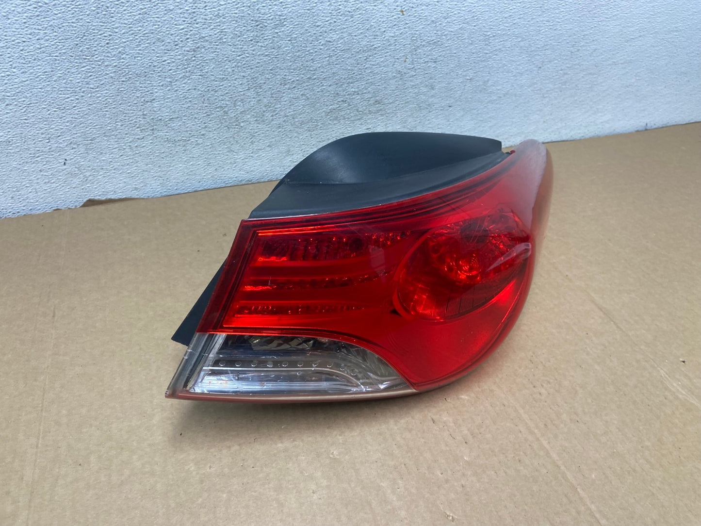 2011 2012 2013 Hyundai Elantra Sedan Right Passenger Tail Light AG1972 LK2