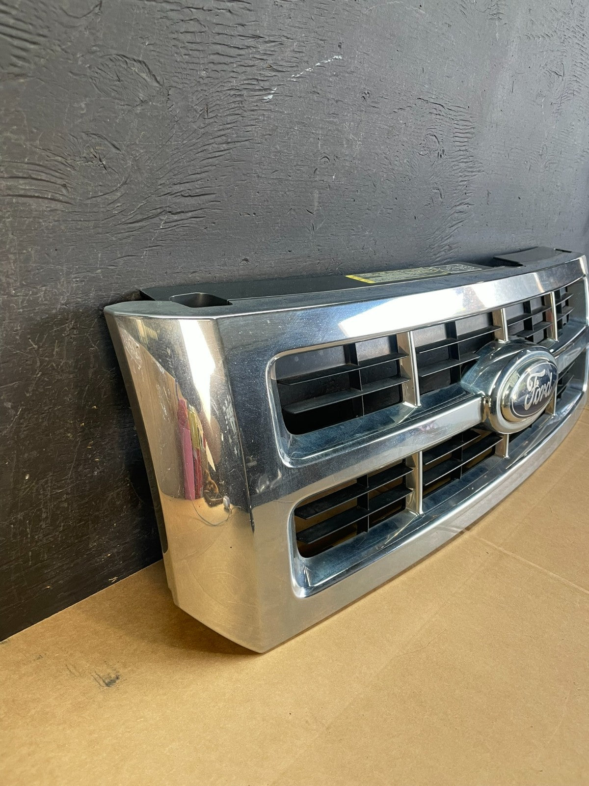 2008 to 2012 Ford Escape Front Upper Grill Grille ae0831 DG2