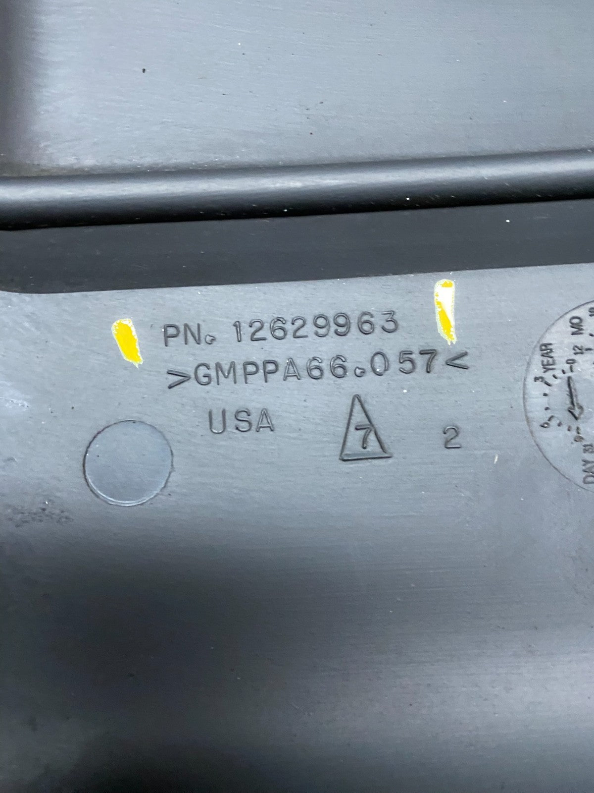 2007 to 2008 GMC Acadia 3.6L VVT Engine Cover Shield OEM V4244 DG8