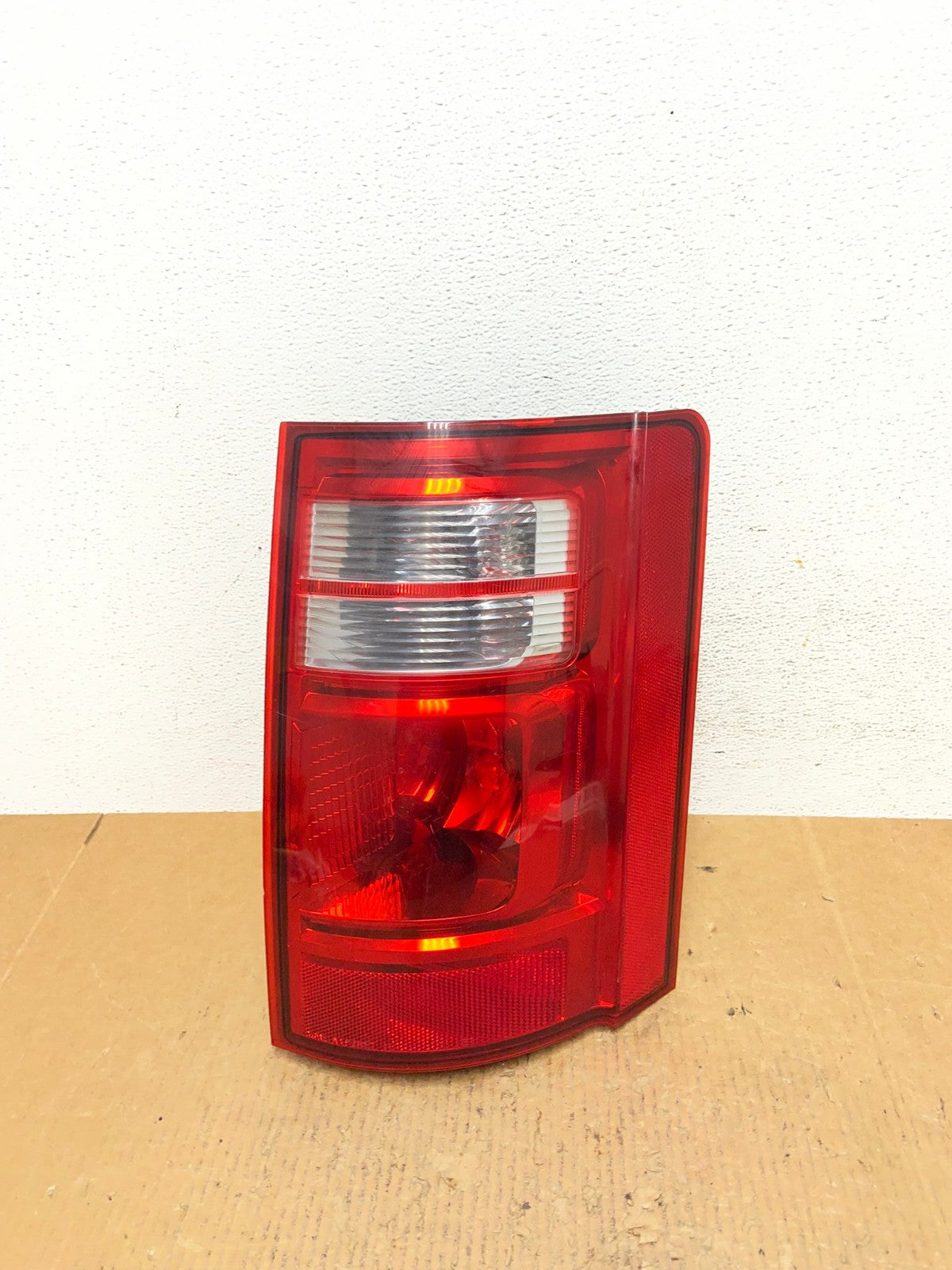 2008 2009 2010 Dodge Grand Caravan Right Passenger Rh Tail Light AE2778 LK0