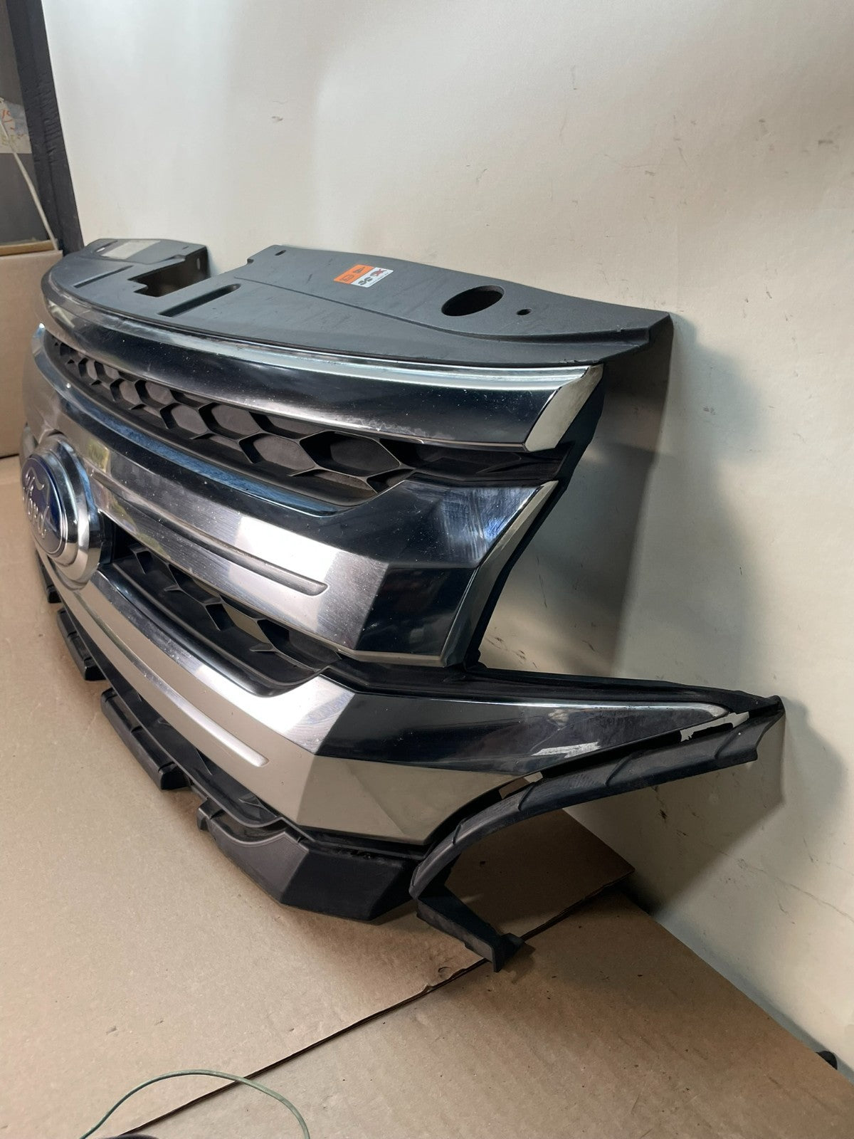 2011 2012 2013 Ford Edge Front Upper Chrome Grille Grill AI8650 DG1