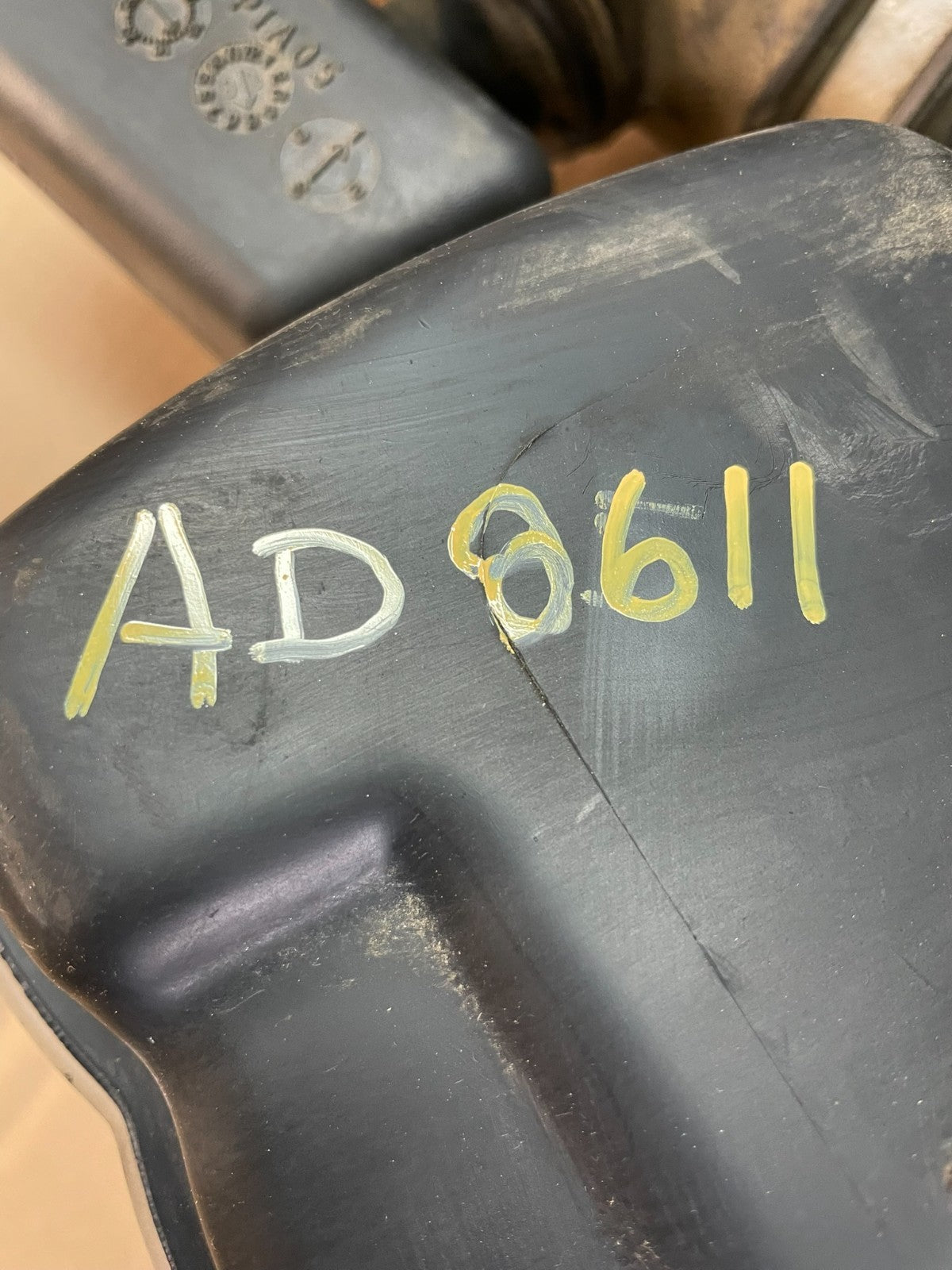 2009 to 2010 Ford Expedition Air Intake Cleaner Box Coolant Bottle ad8611 DG7