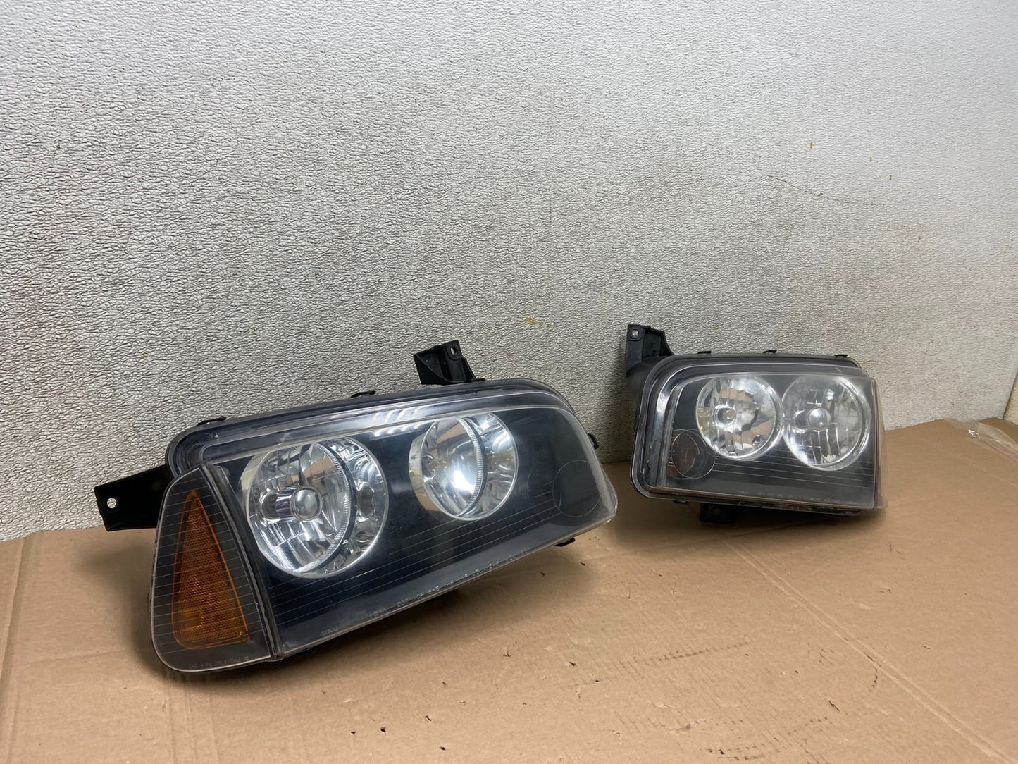 2007 to 2010 Dodge Charger Left+Right Set Side Headlights X9207 DW2