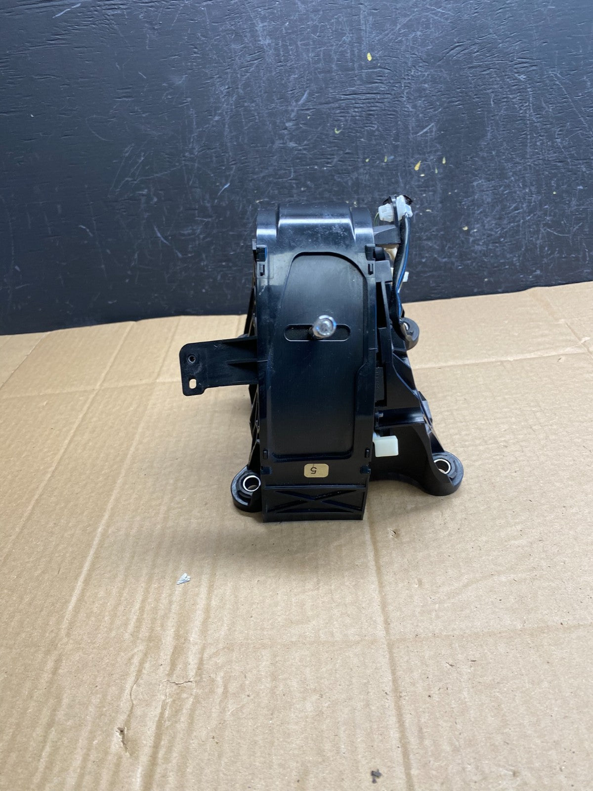 2009 to 2014 Toyota Corolla Matrix Automatic Gear Shifter AC9313 DG0