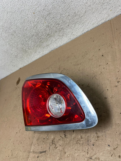 2008 - 2012 Buick Enclave Left Driver Lh Inner Tail Light AG5465 LK2