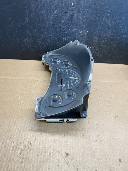 2001 to 2002 Chevrolet Express Speedometer Cluster Gauge AC6403 DG2