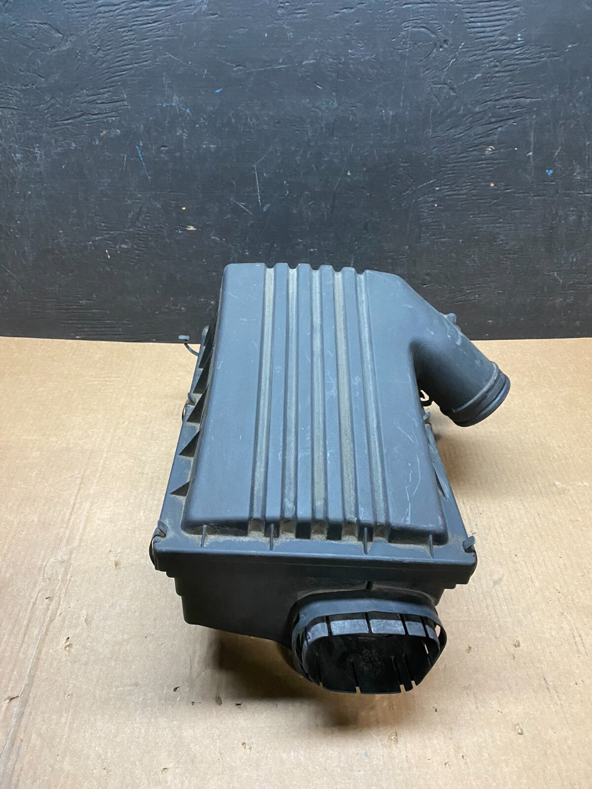 2007 to 2010 BMW X5 Air Intake Cleaner Filter Housing Box H4676 DG10