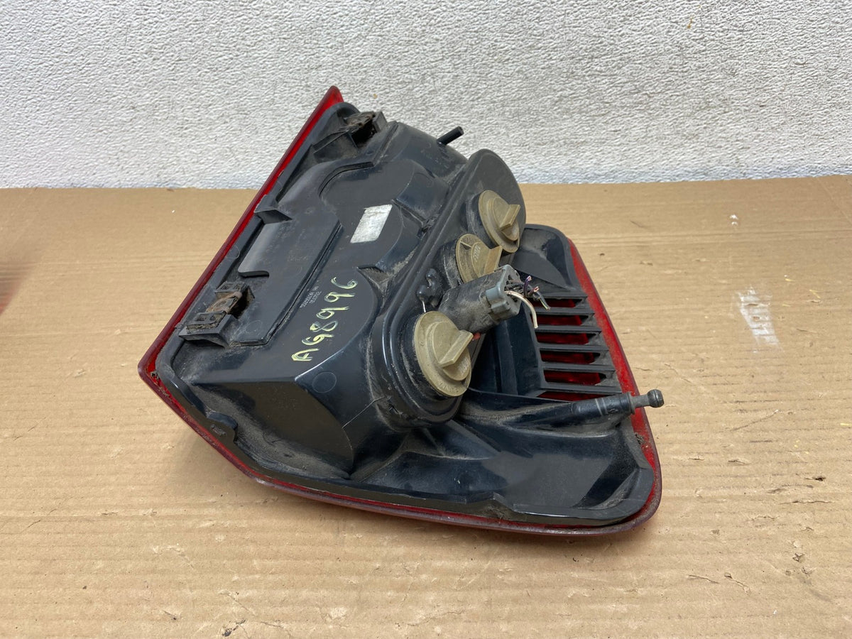 1999-2004 Jeep Grand Cherokee WJ Right Passenger Rh Tail Light AG8996 LK5