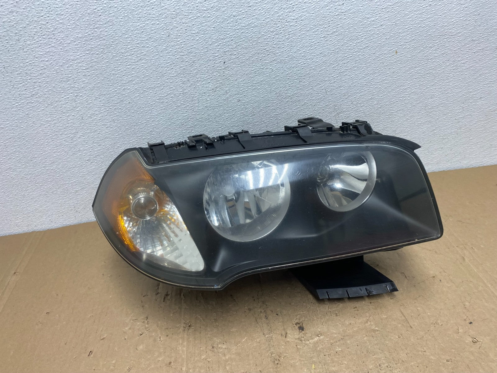 2004 to 2006 Bmw X3 Right Passenger Rh Halogen Headlight AC6021 DW0