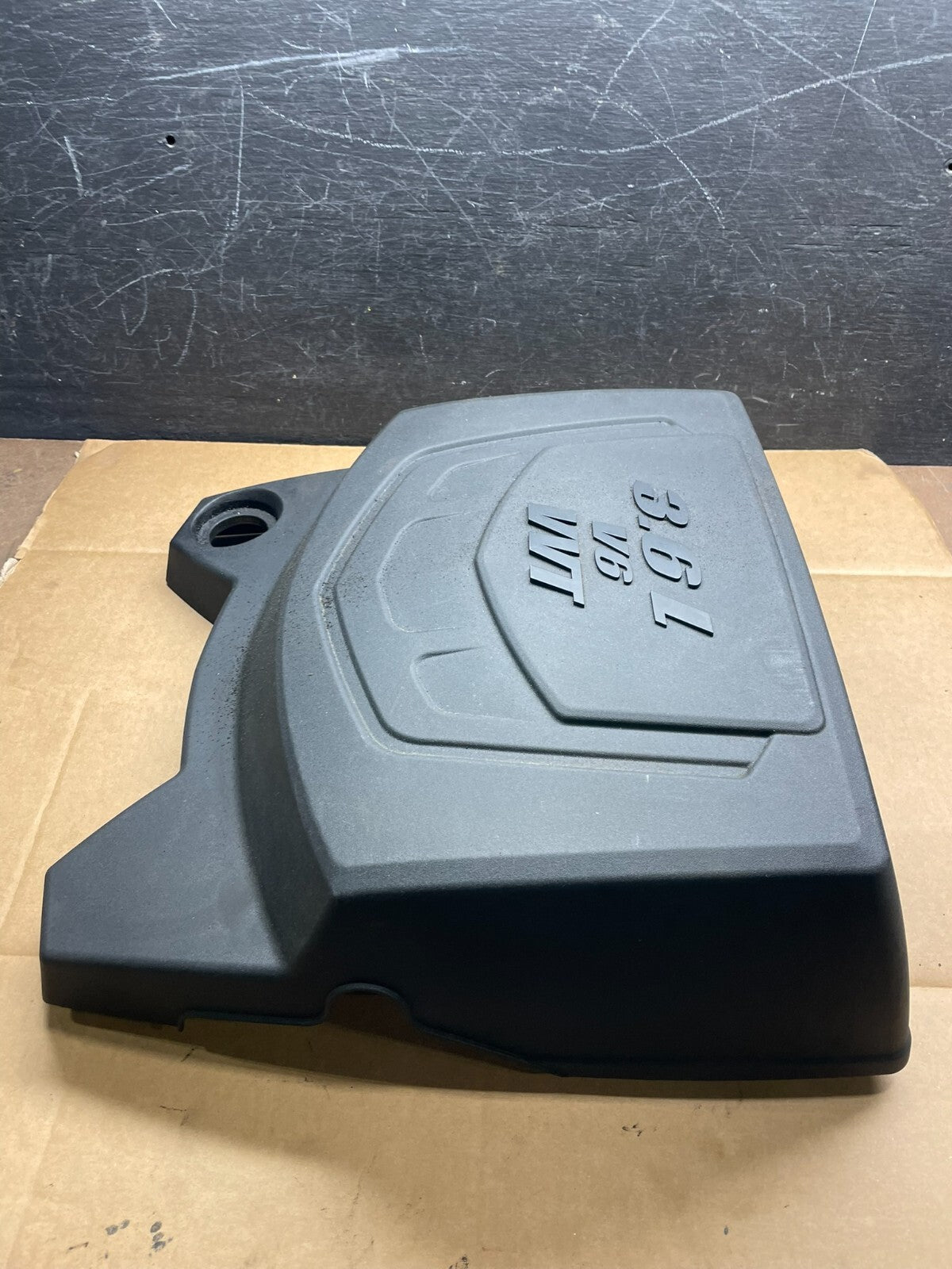 2008 to 2009 Saturn Vue 3.6L Engine Motor Cover L3581 DG3