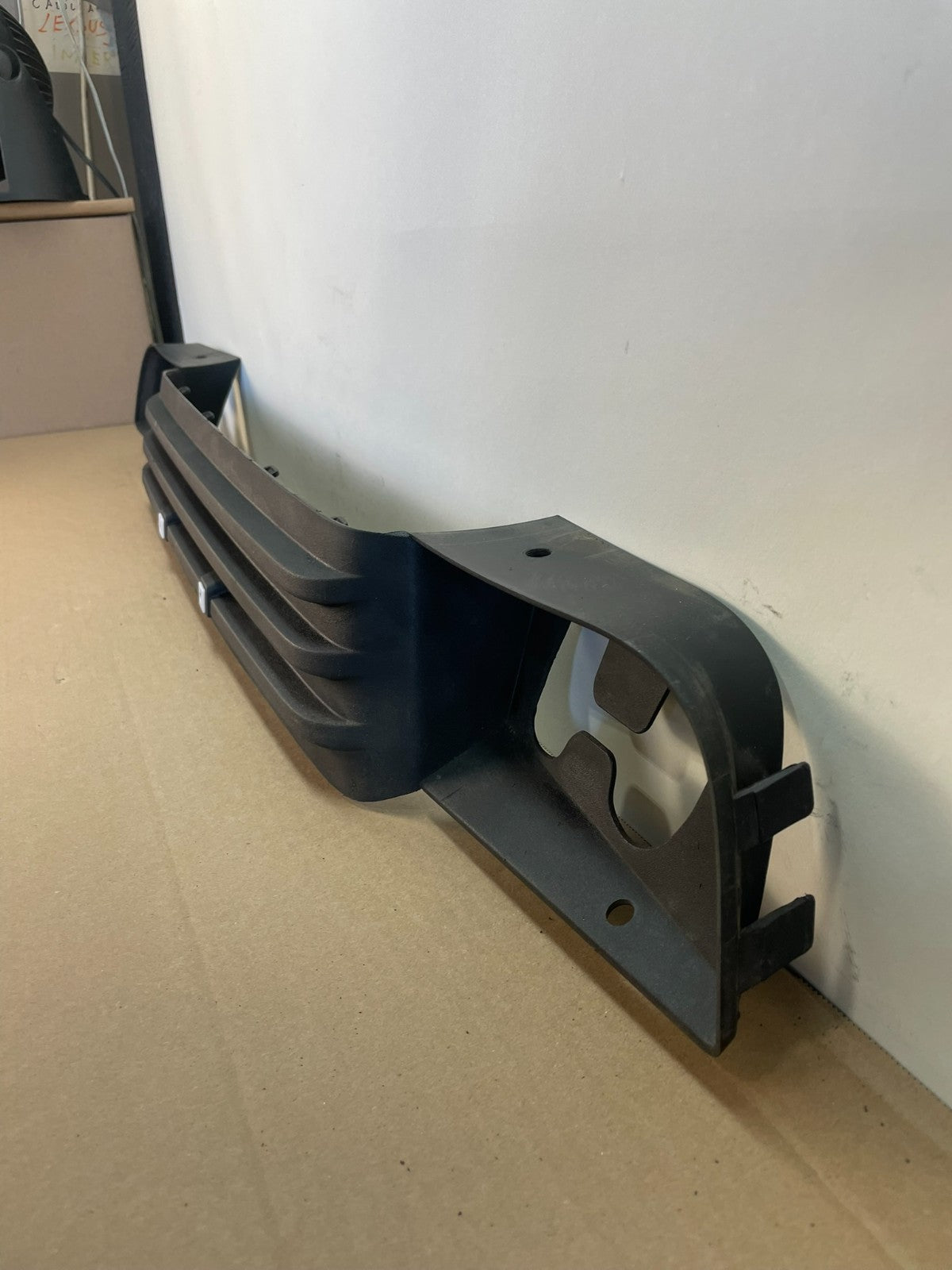 2007 to 2014 GMC Yukon Front Bumper Lower Instert Grille Grill AF5584 DG1
