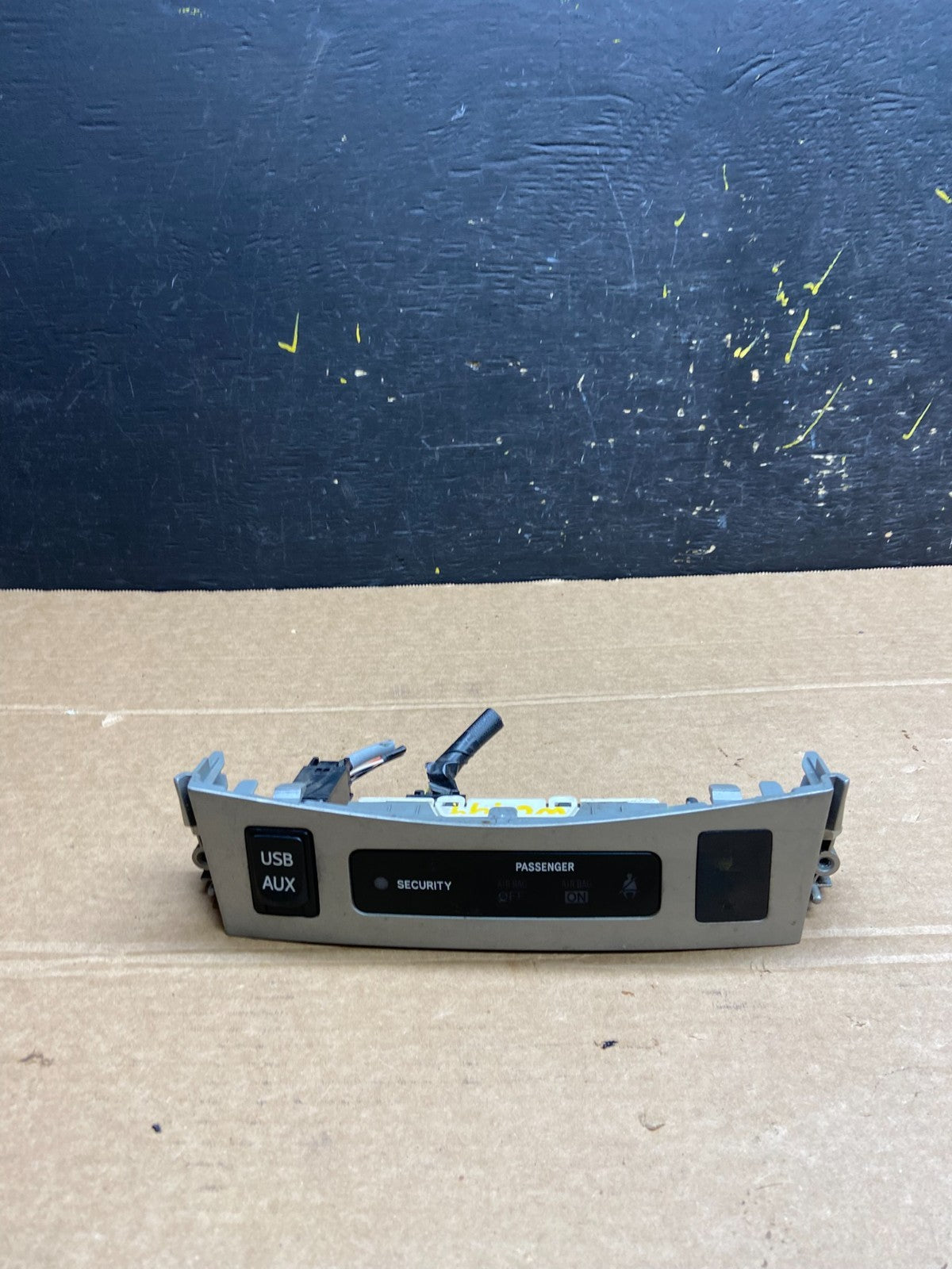 2009-2013 Toyota Corolla Dash Passenger Light Switch USB AUX Bezel W6449 DG0