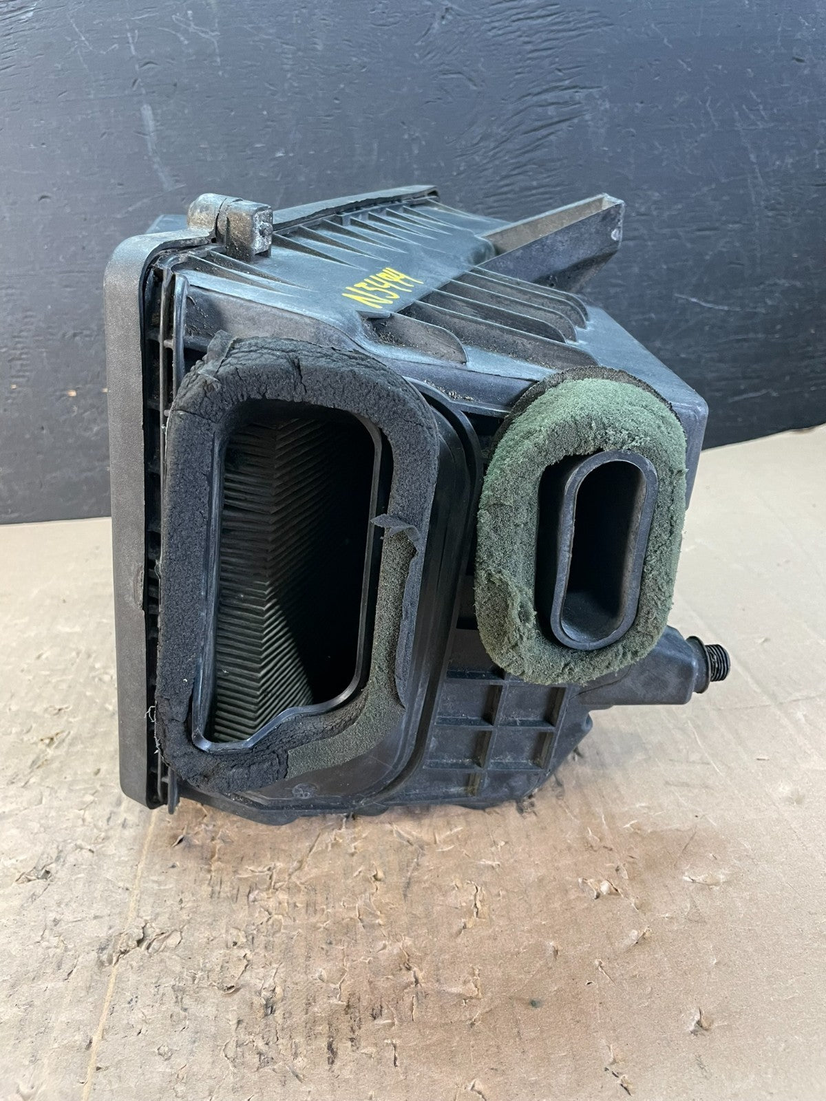 GM Air Cleaner Box Assembly 6061GXBG ad8275 DG1