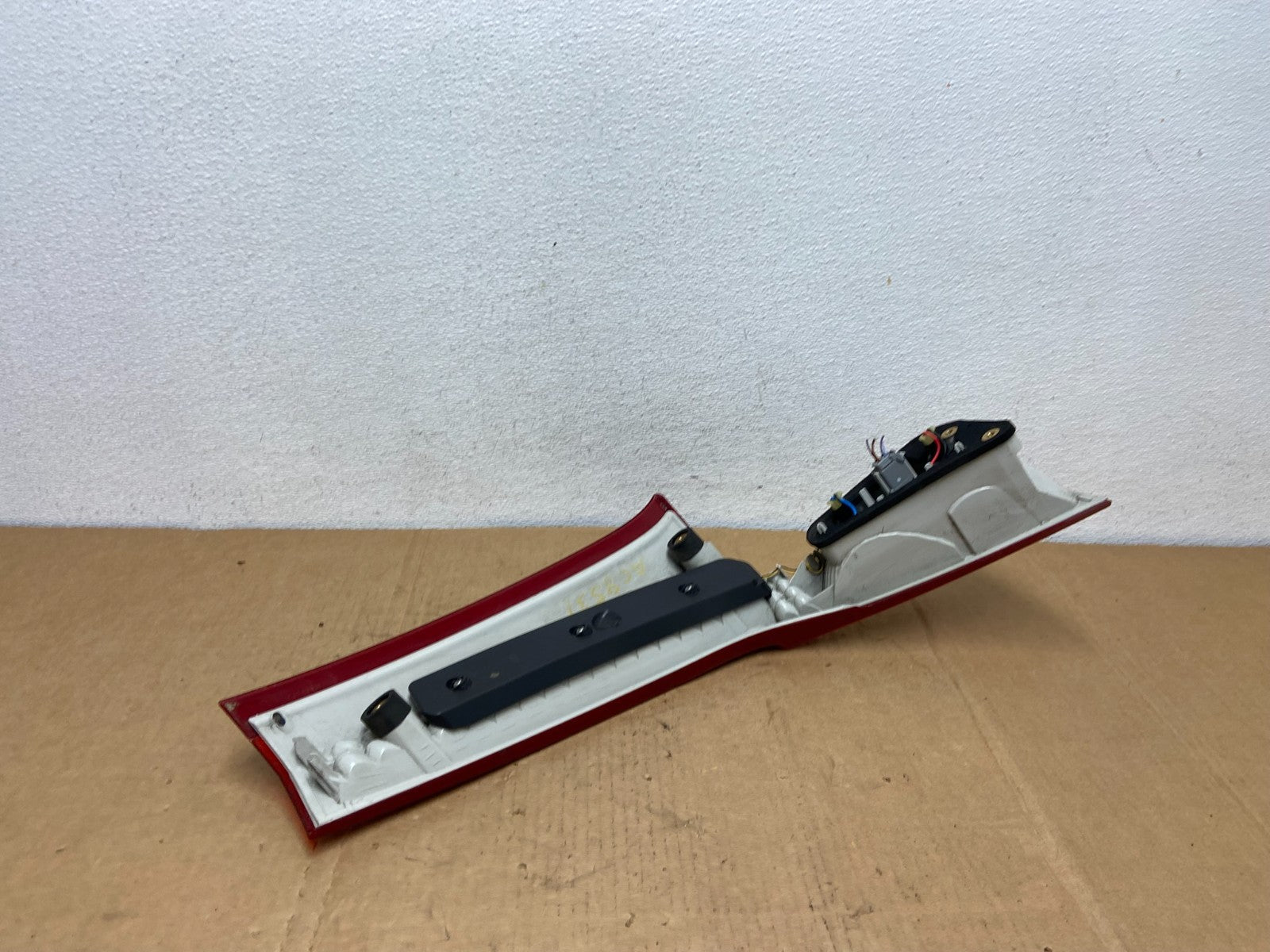 2008 to 2013 Volvo XC70 V70 Left Driver Tail Light Upper AC8531 DW4