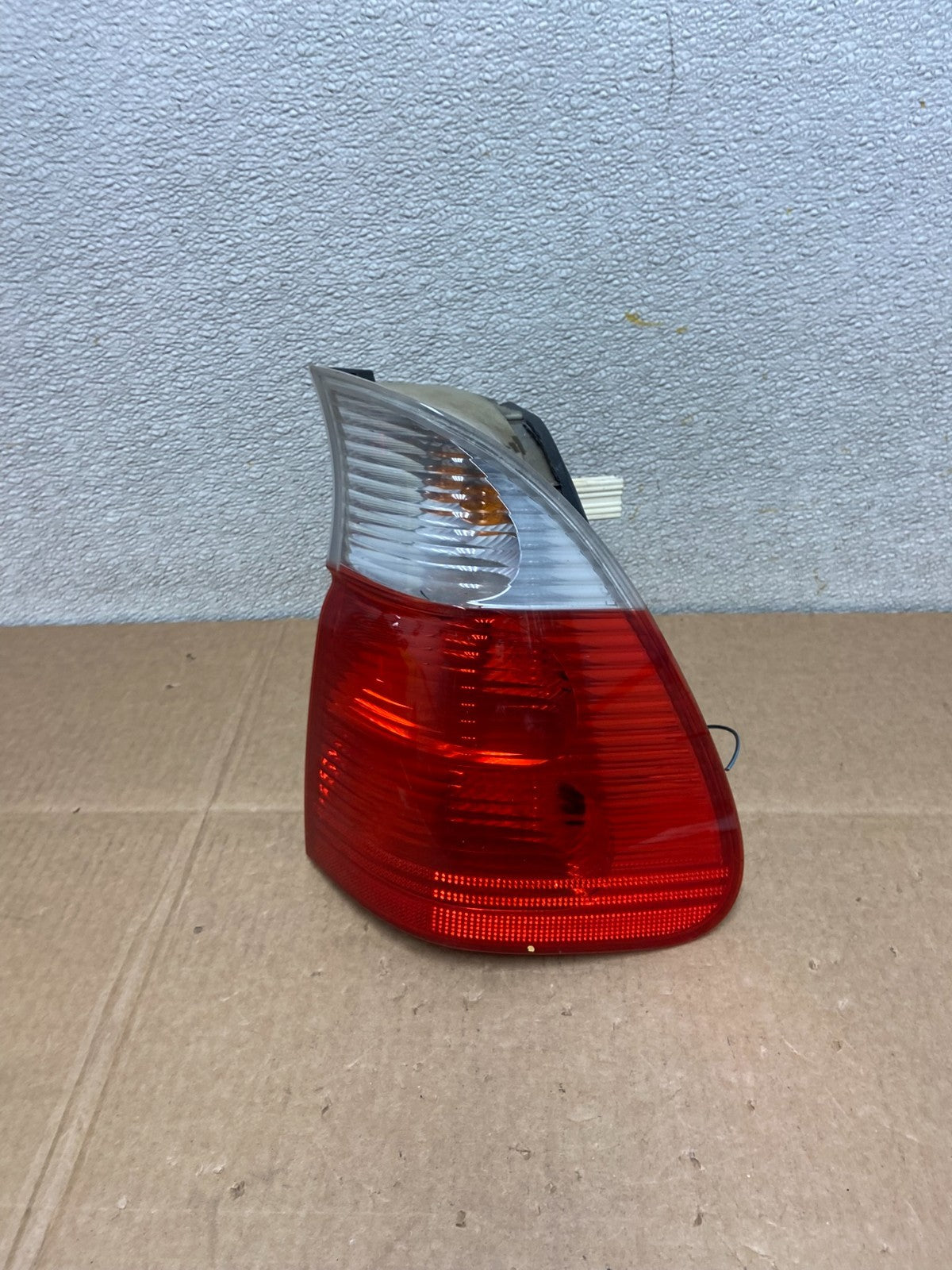 2004 2005 2006 BMW E53 X5 Right Passenger Rh Side Tail Light Oem Y8488 DW0