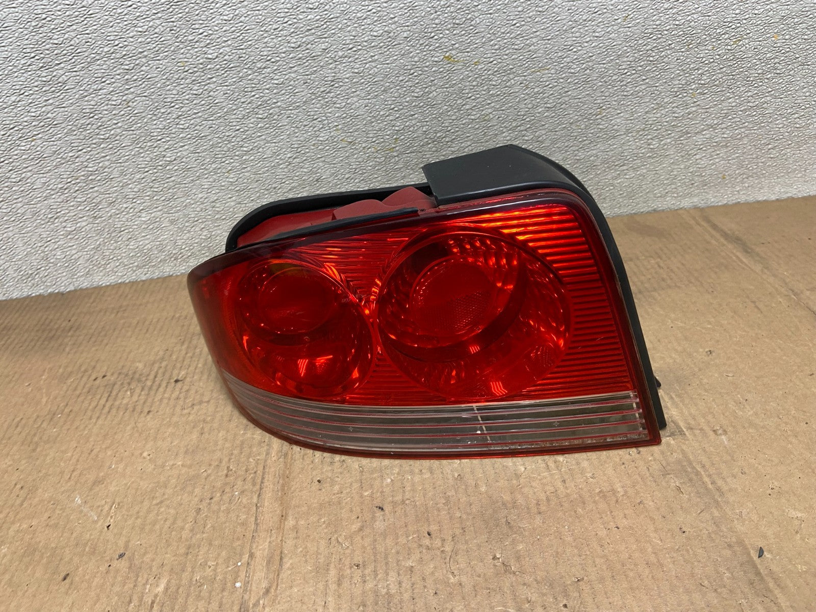 2002 to 2005 Hyundai Sonata Left Driver Lh Side Tail Light Oem AA6268 DW0