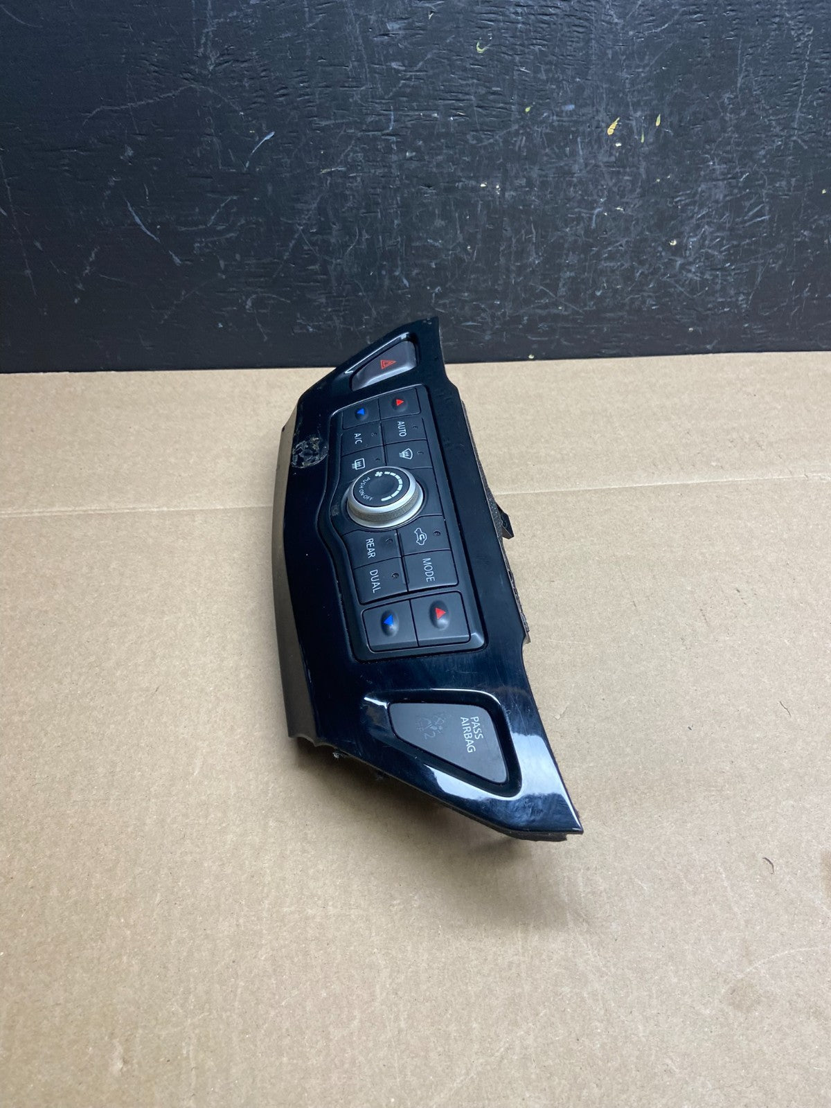 2013 to 2018 Nissan Pathfinder Radio Audio Climate Control OEM AC6121 DG2