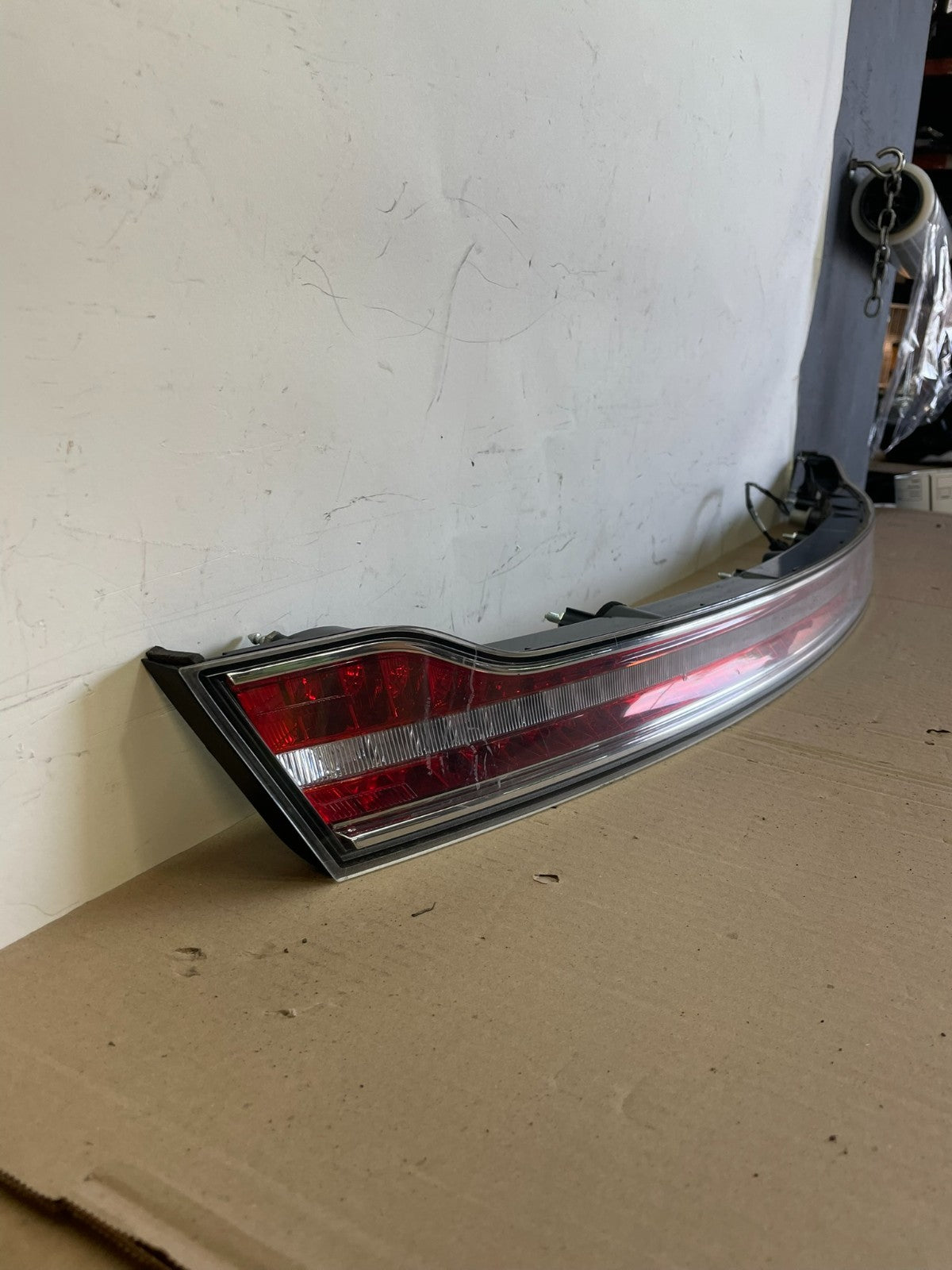 2013-2019 Lincoln MKZ Rear Center Trunk Tailgate Tail Light ag7712 DG2