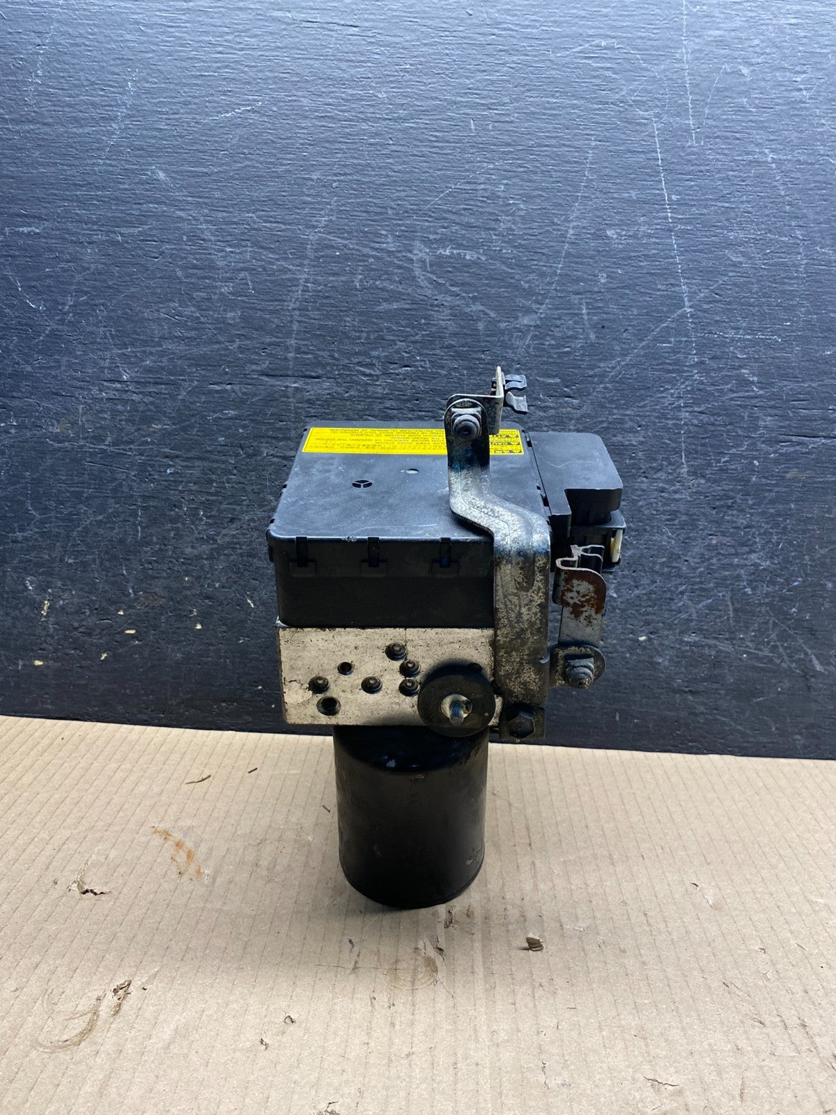 2004 - 2009 Toyota Prius ABS Brake Pump Anti Lock Module ah7353 DG3