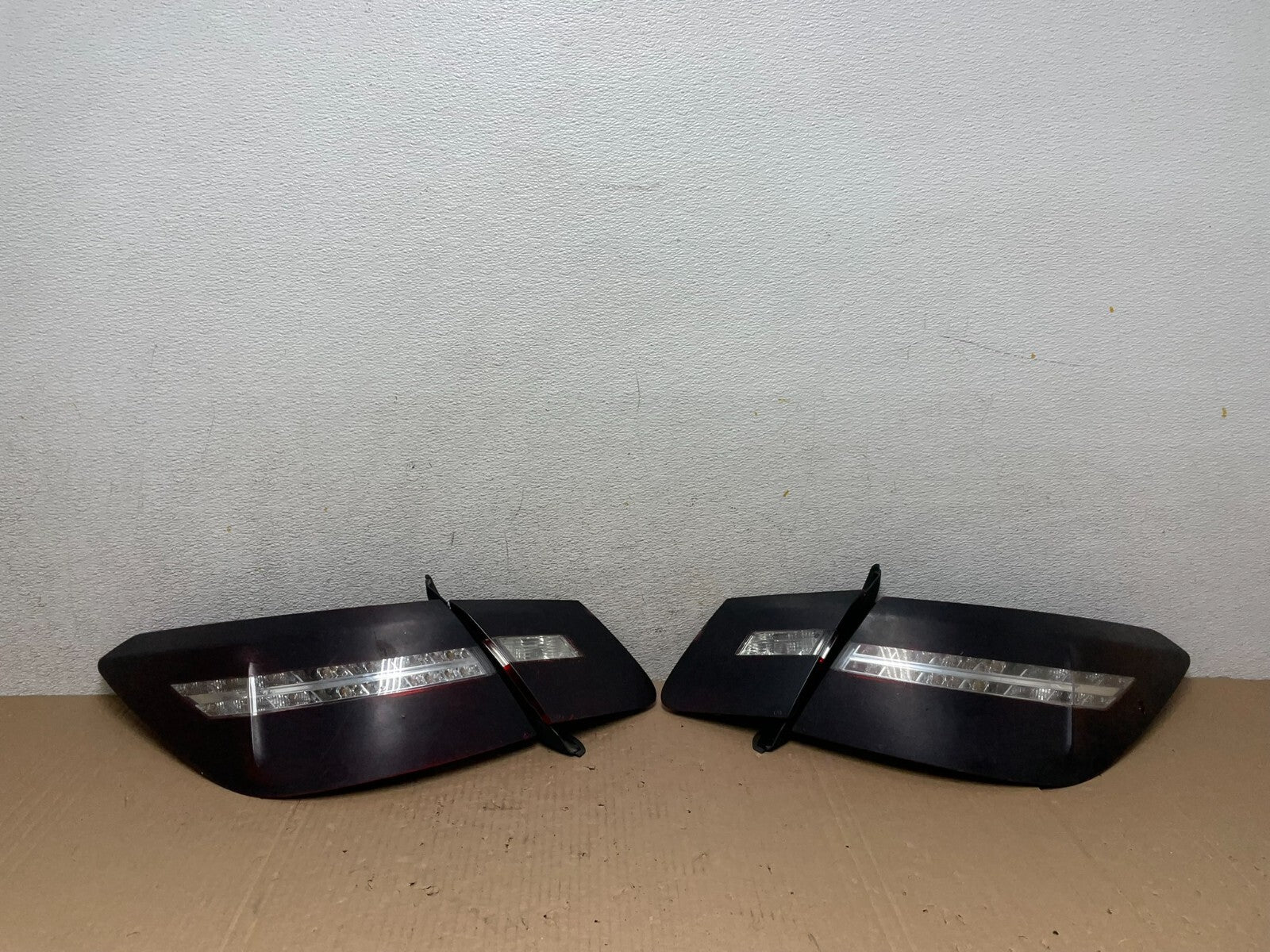 2010 to 2013 Mercedes E-Class Coupe Left+Right Set Inner Tail Lights OEM j2559 D0