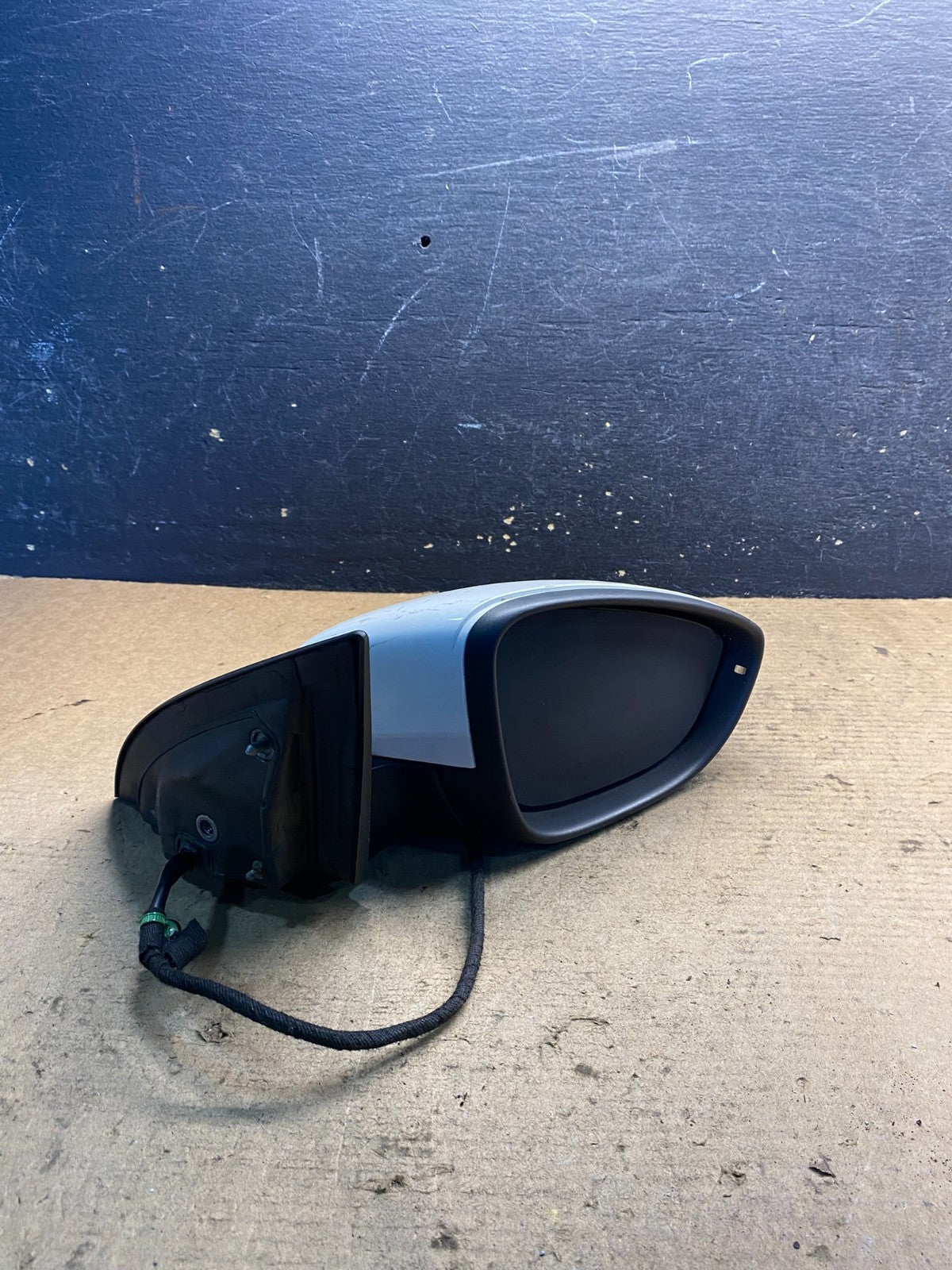 2009 to 2012 Volkswagen CC Right Passenger Power Door View Mirror OEM AA3039 MS10