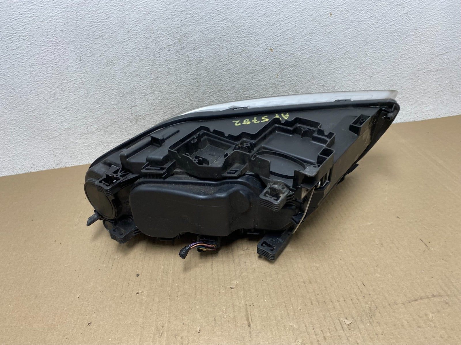 2008 to 2013 Volvo XC70 V70 S80 Right Passenger Side Halogen Headlight AF5782 DW6