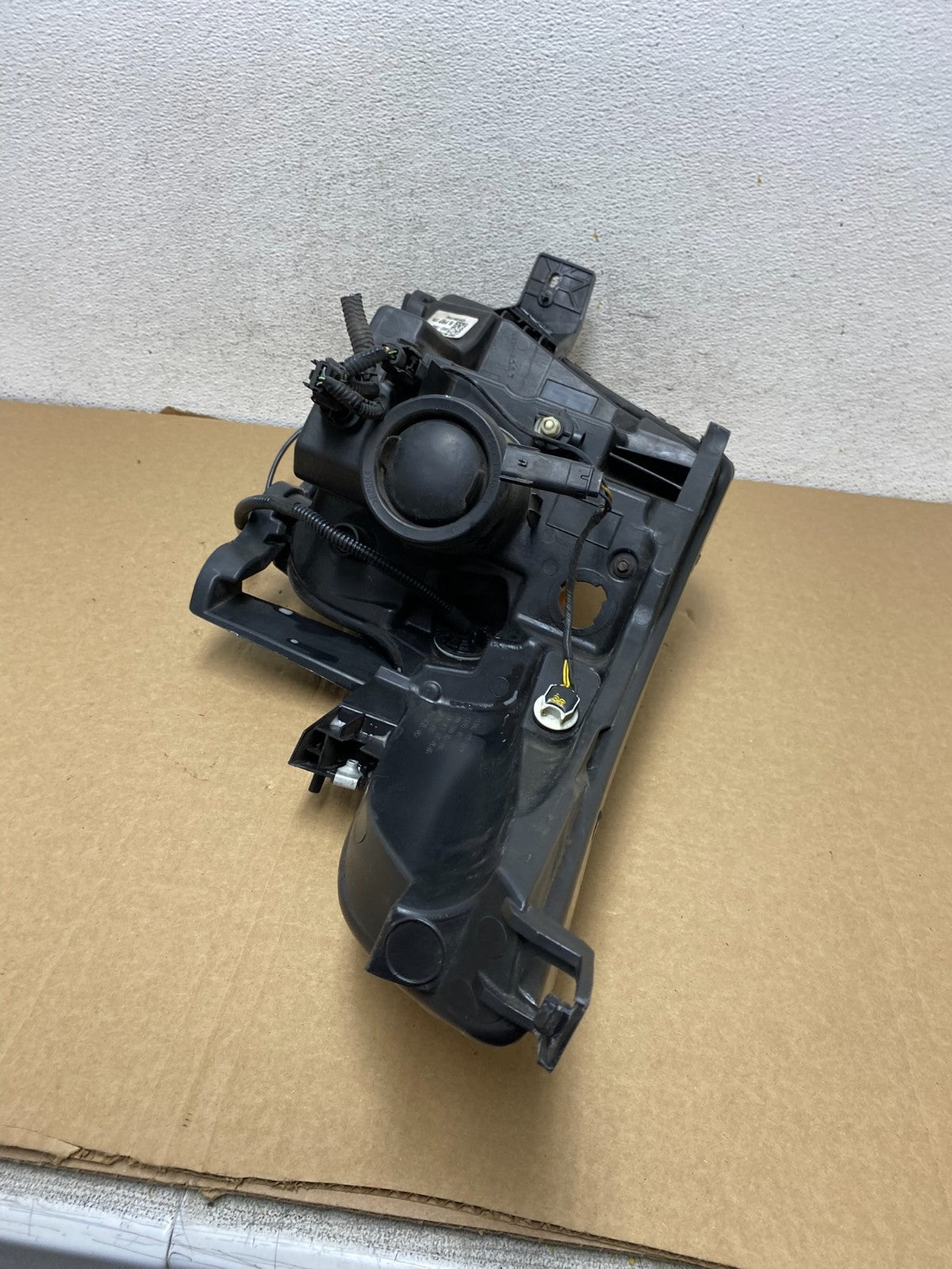 2011 - 2015 Ford Explorer Police Right Passenger Halogen Headlight AF7286 DW6