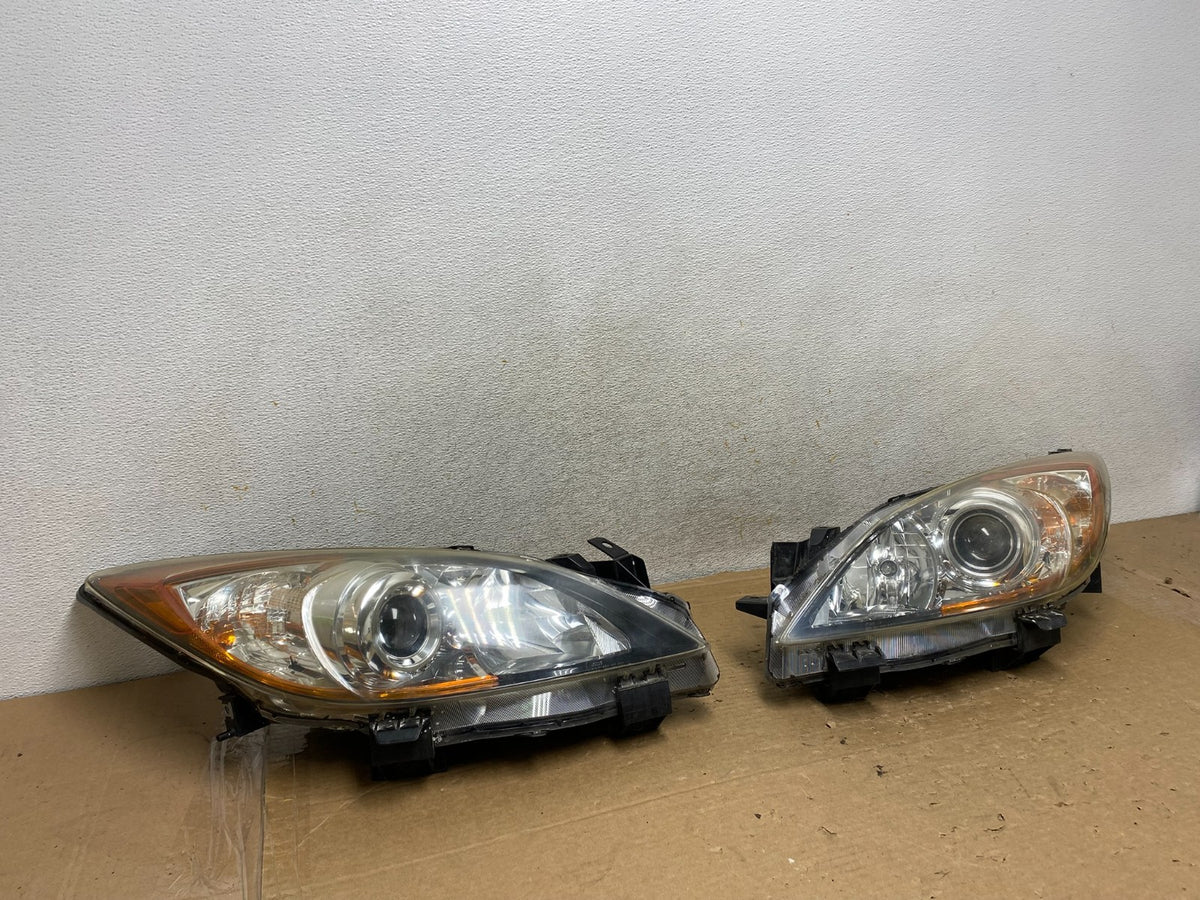 2010-2013 Mazda 3 Halogen Left+Right Side Headlights AH8884 DW1
