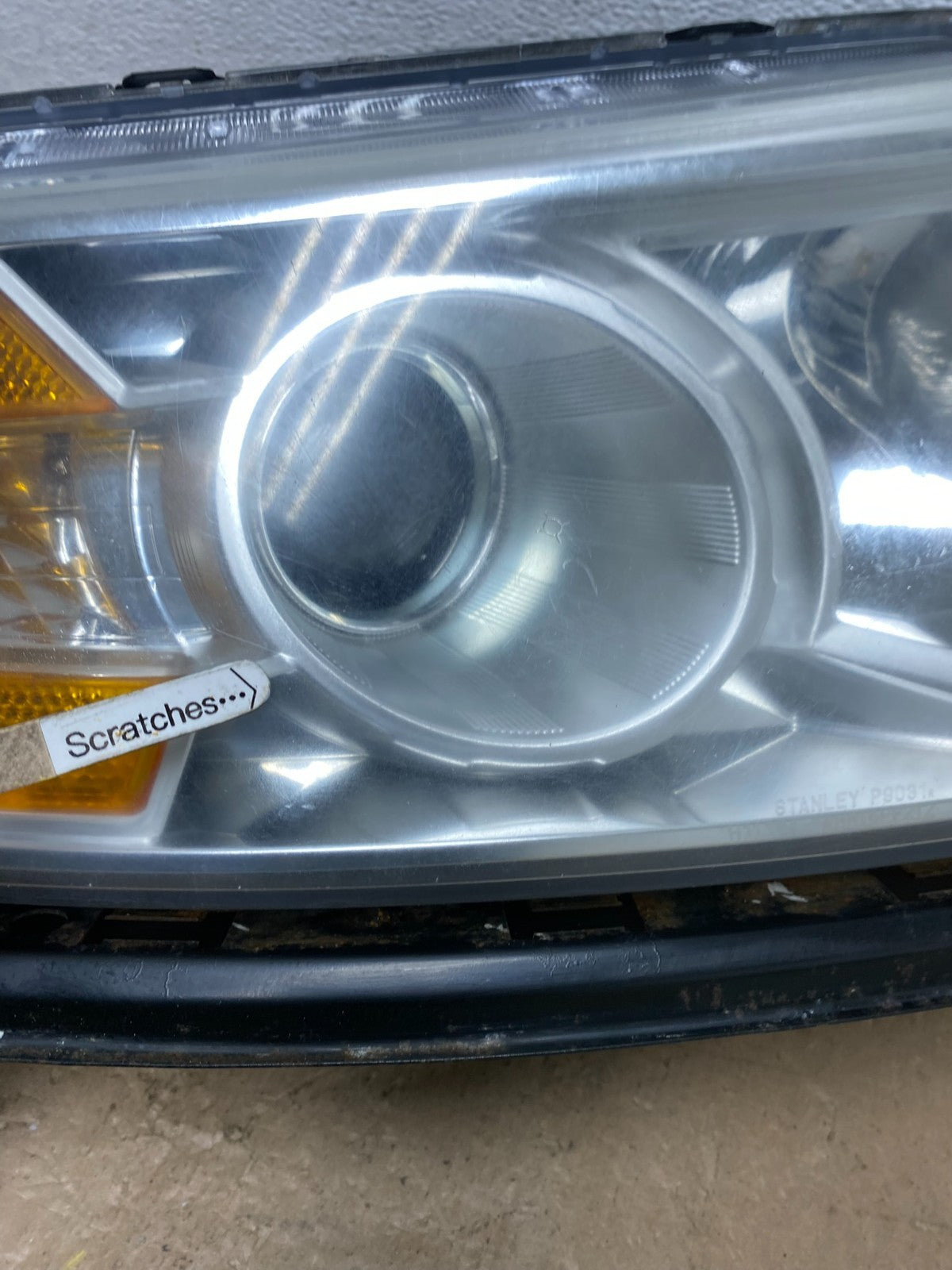 2011 to 2013 Honda Odyssey Front Right Passenger Headlight Halogen AC6051 DW3
