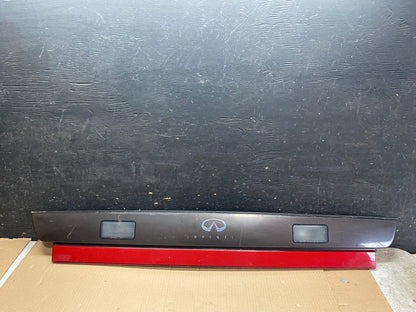 1990 - 1993 Infiniti Q45 Center Trunk LID Tail Light Q2993 DG0