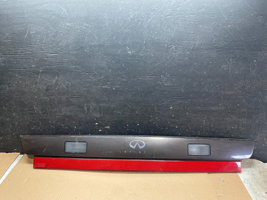 1990 - 1993 Infiniti Q45 Center Trunk LID Tail Light Q2993 DG0