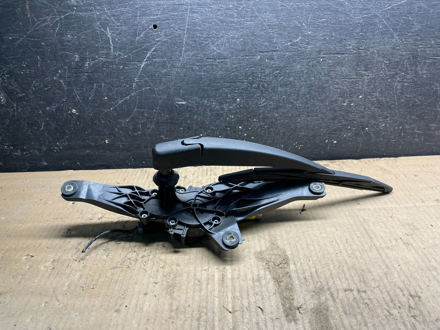 2013 to 2019 Ford Flex Rear Windshield Wiper Motor OEM W7211 DG1