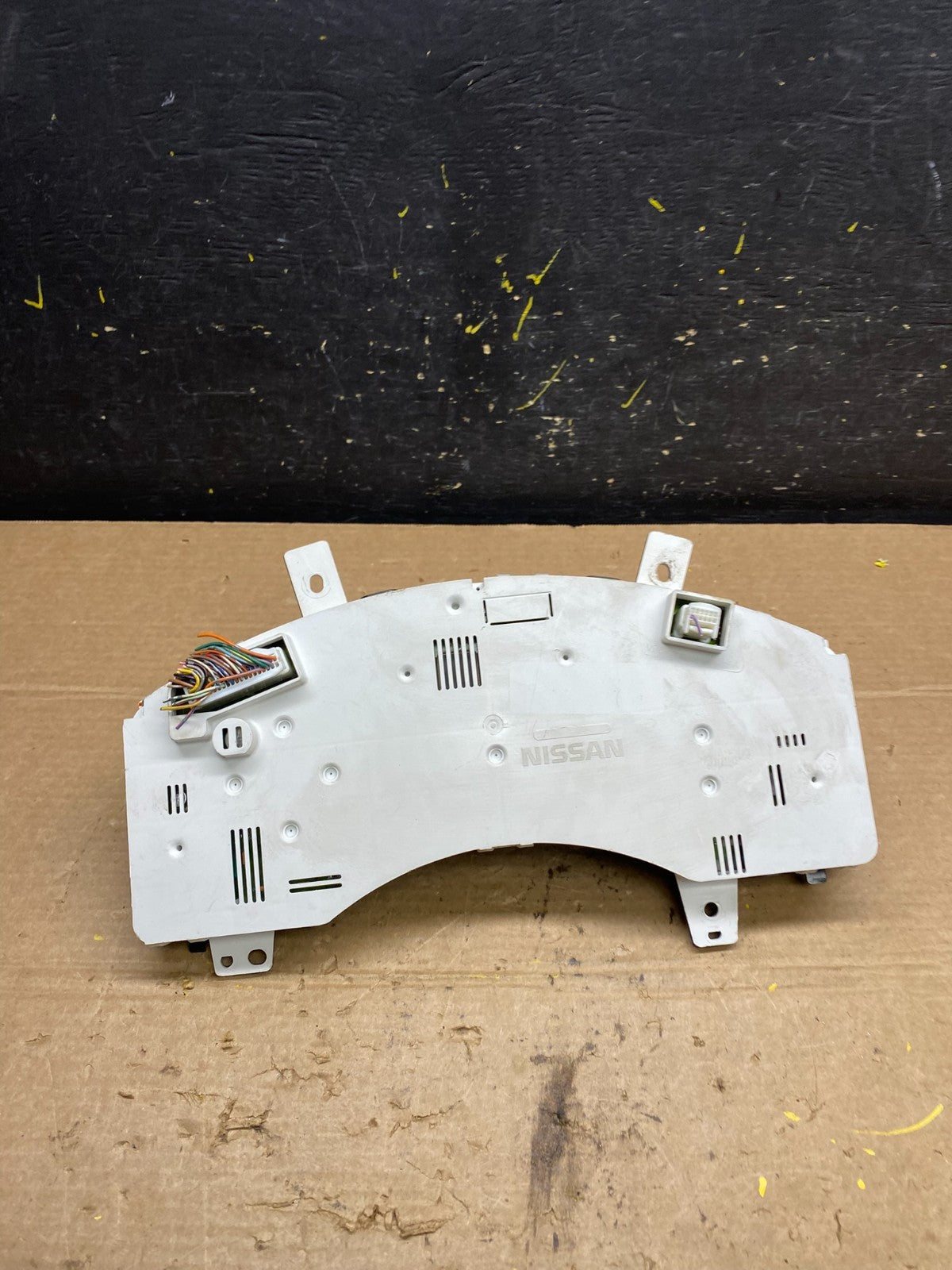 2006 Nissan Titan Armada Speedometer Cluster Gauge Bezel W9577 DG5