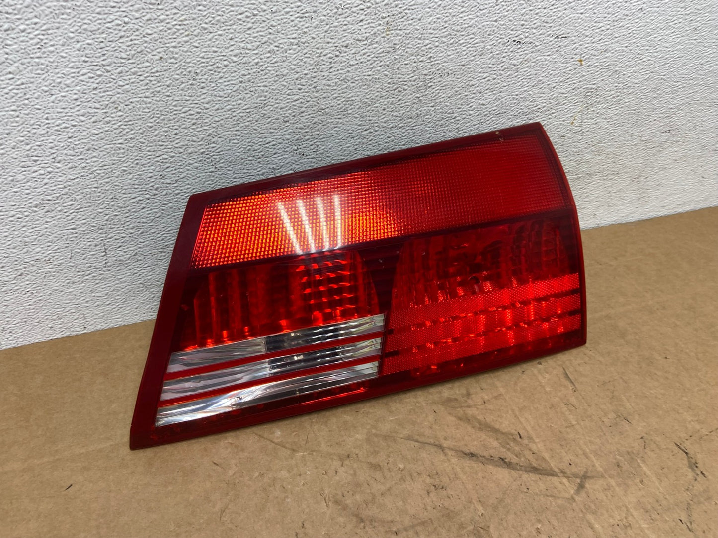 2004-2005 Toyota Sienna Right Passenger RH Side Inner Tail Light AD6153 LK2